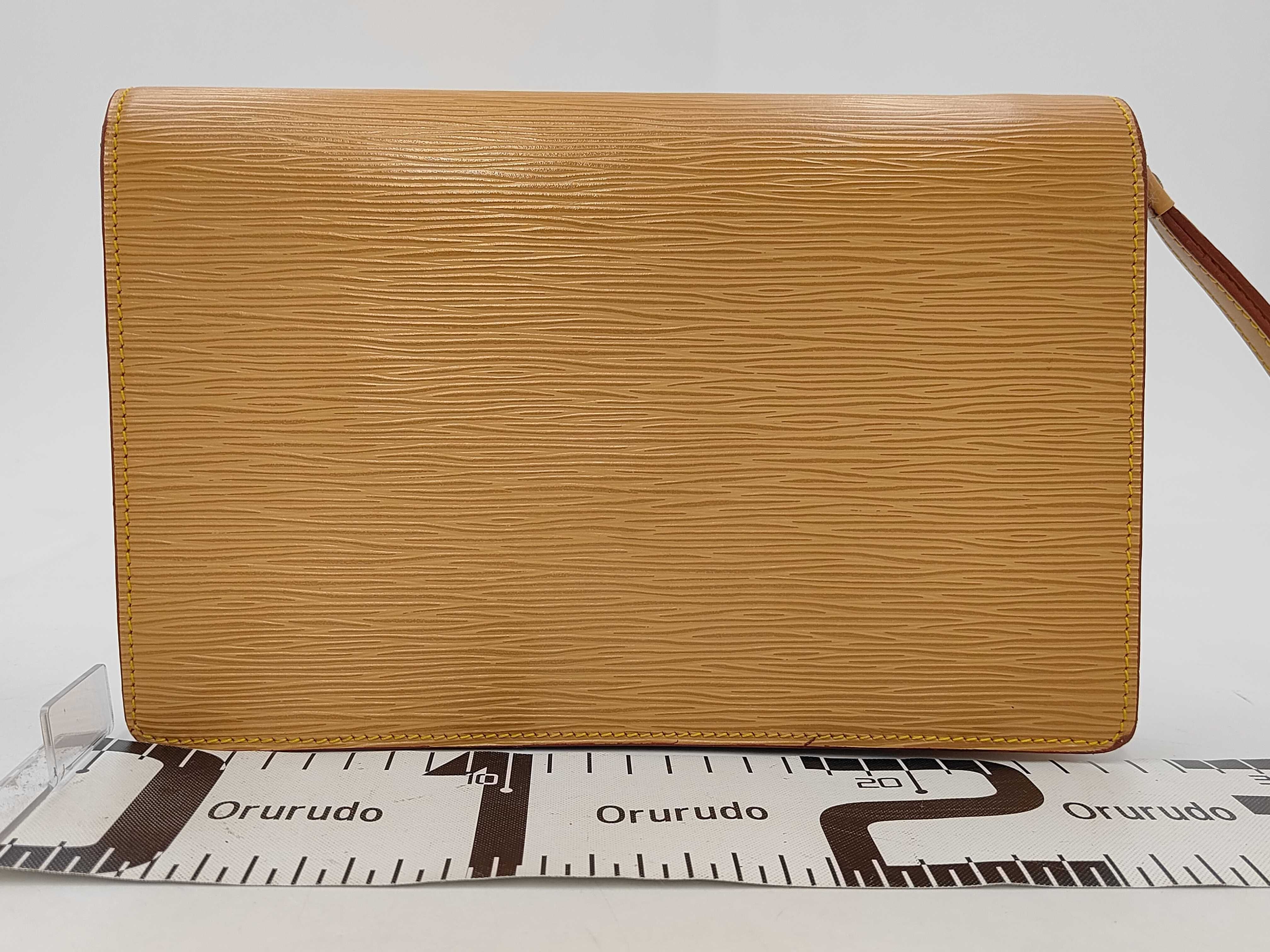 Epi Louis Vuitton Serie Dragonne Second Bag — view 2