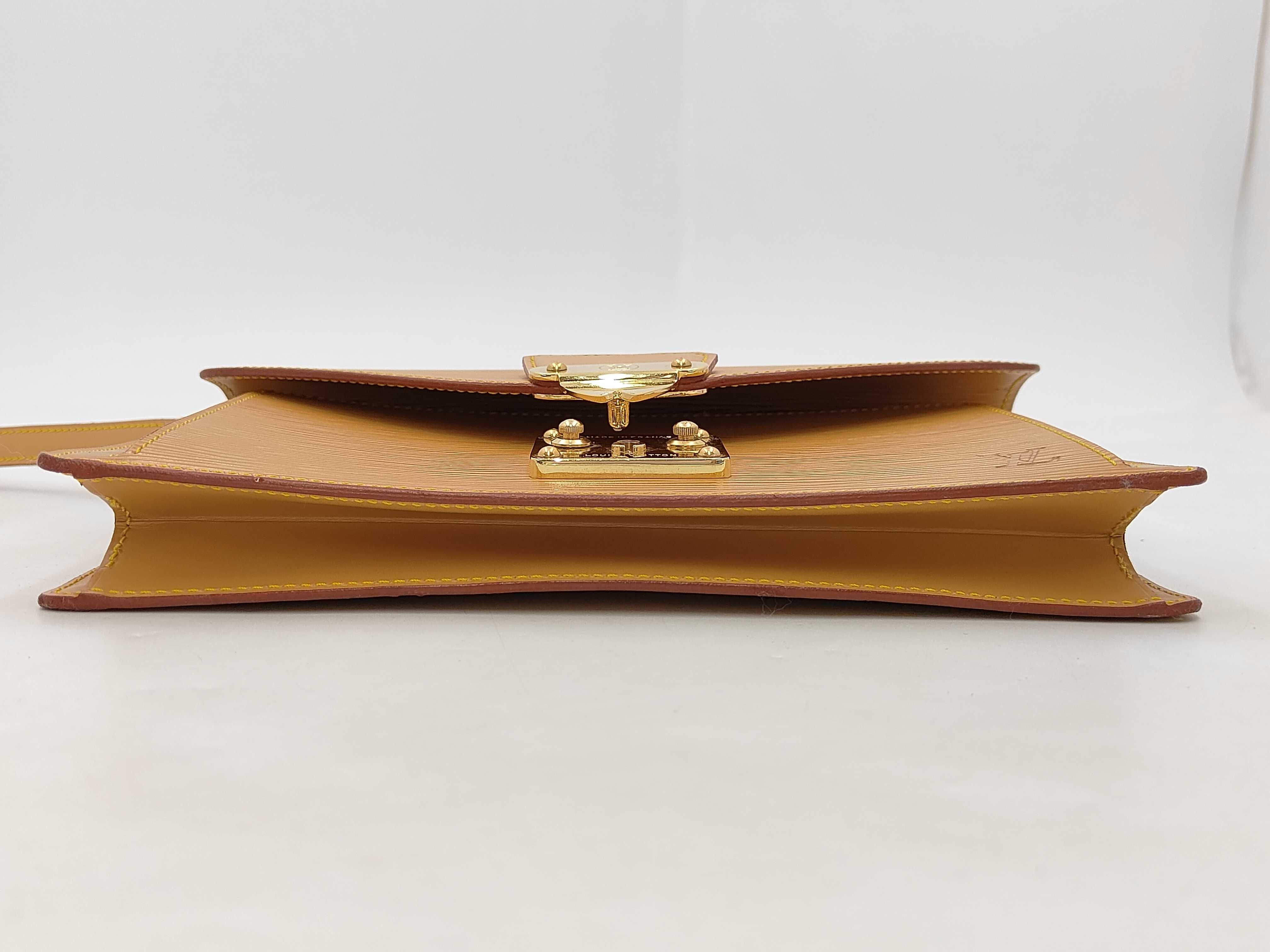 Epi Louis Vuitton Serie Dragonne Second Bag — view 7