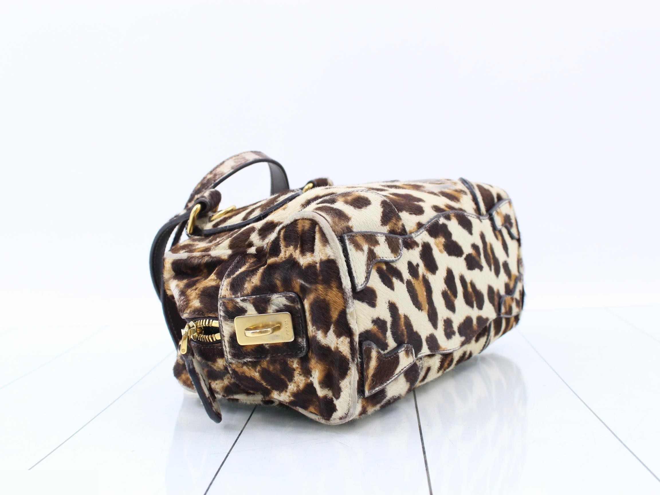 Calfskin leopard print triangular plate handbag, includes card. — view 5