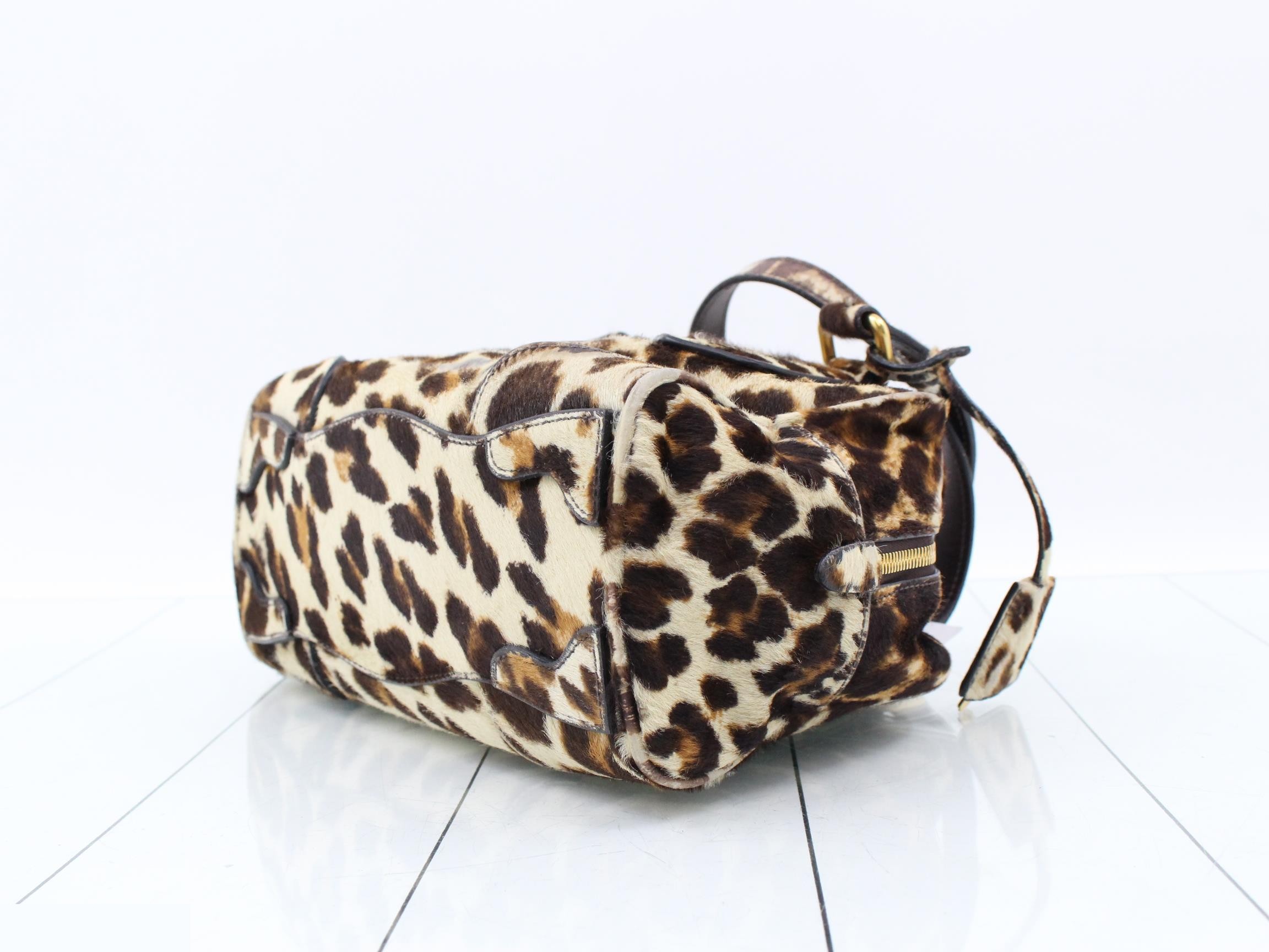 Calfskin leopard print triangular plate handbag, includes card. — view 6