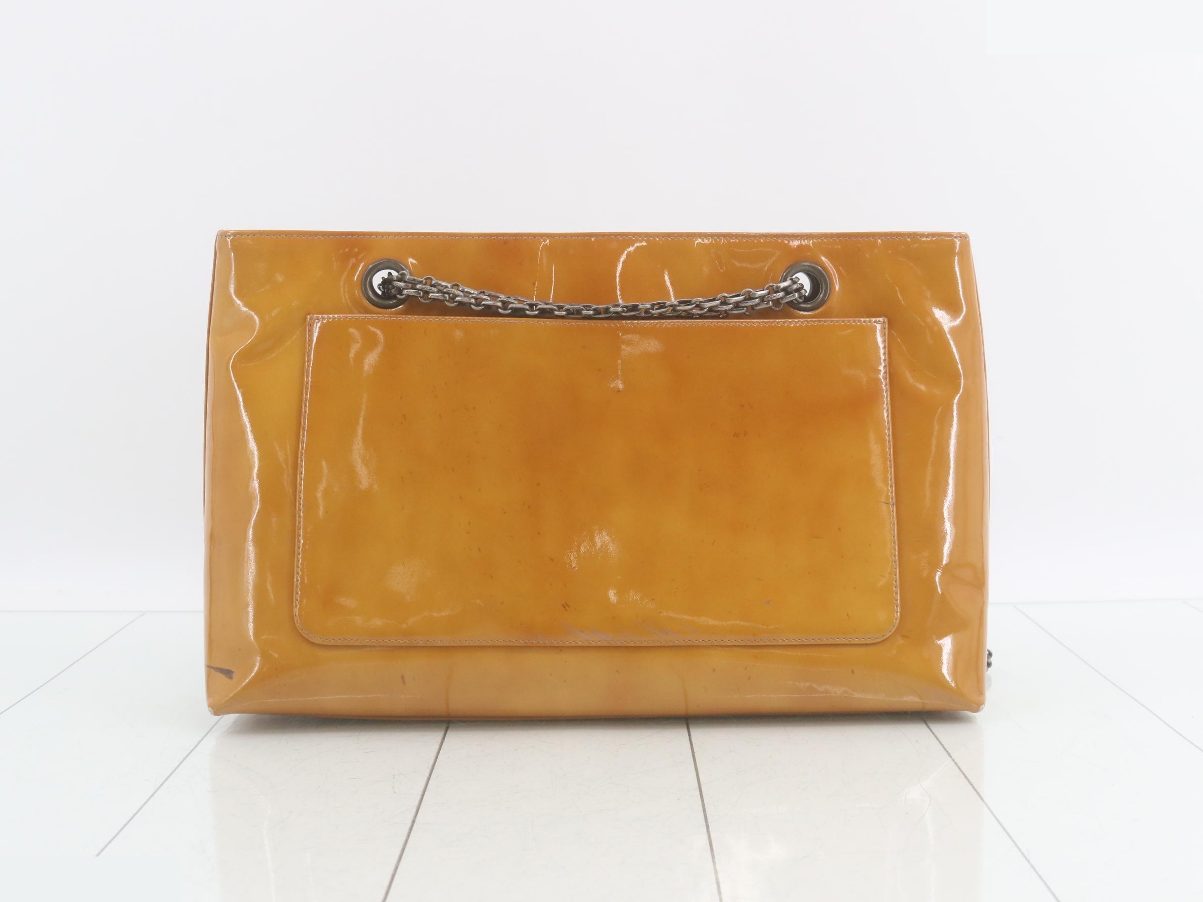 handbag — view 2