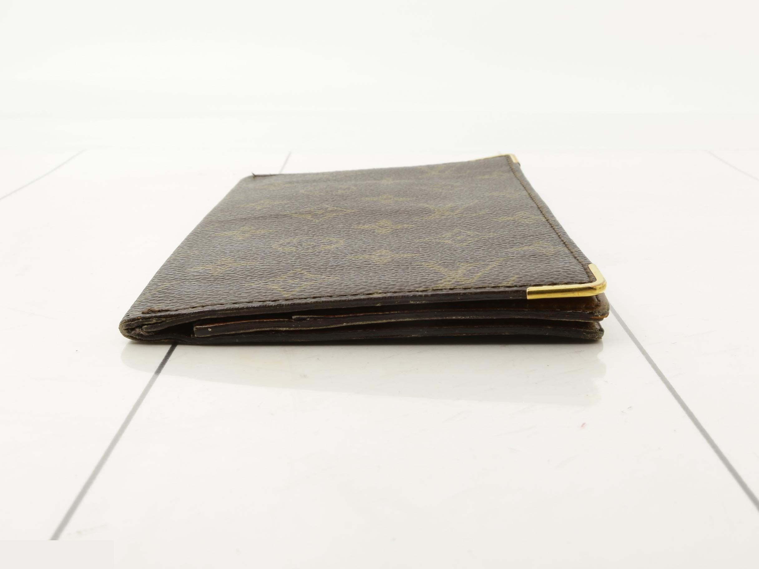 wallet — view 3