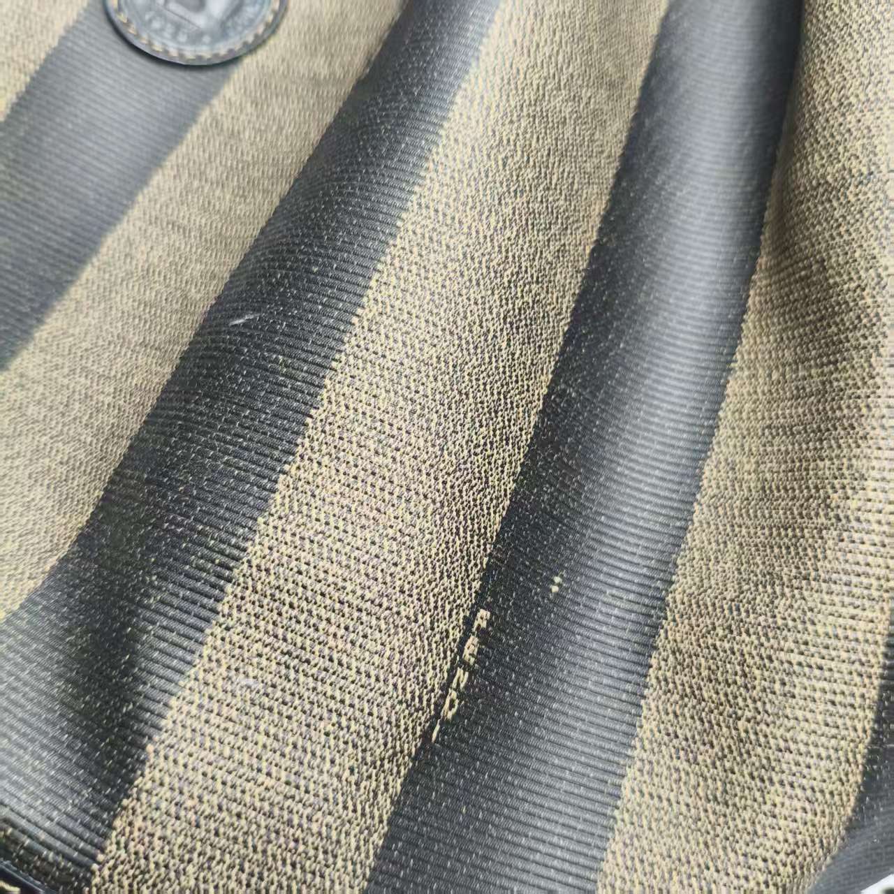 【*Shipped from: China*】FENDI Bucket PU Shoulder Bag — view 10