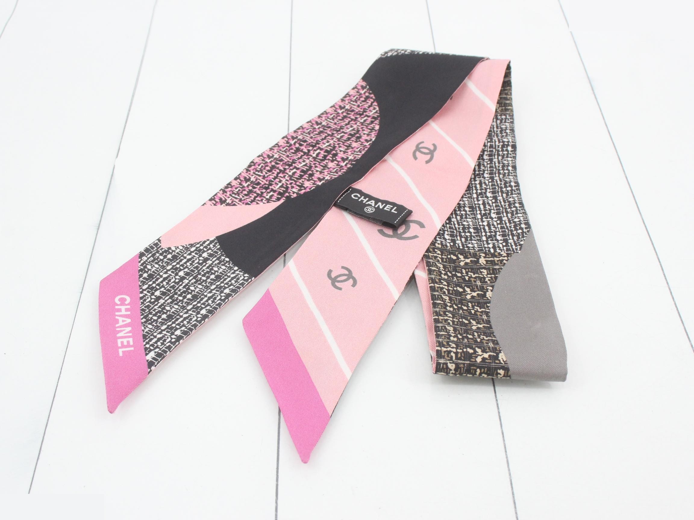 Scarf with tag — view 2