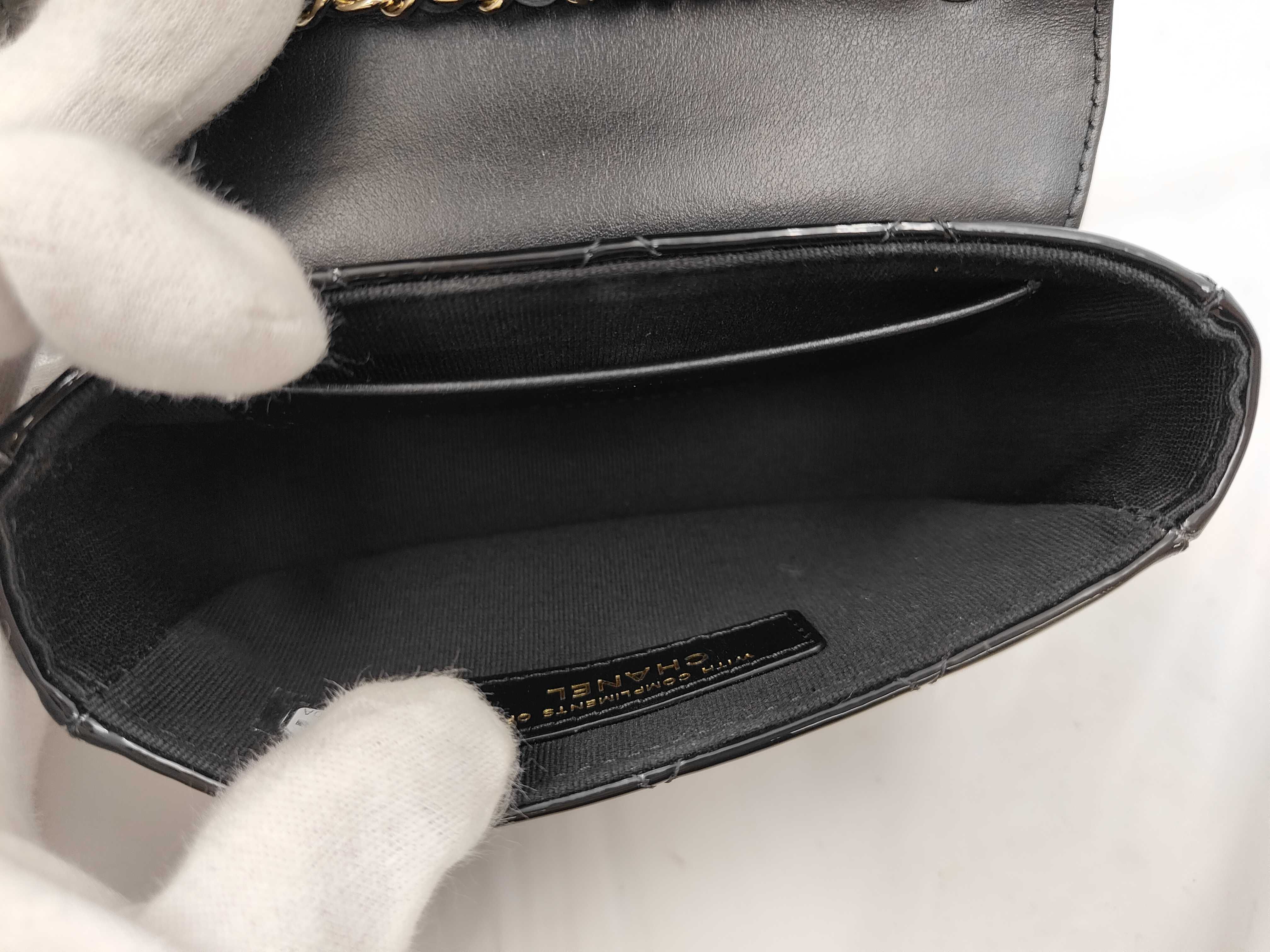 enamel chain shoulder bag — view 11