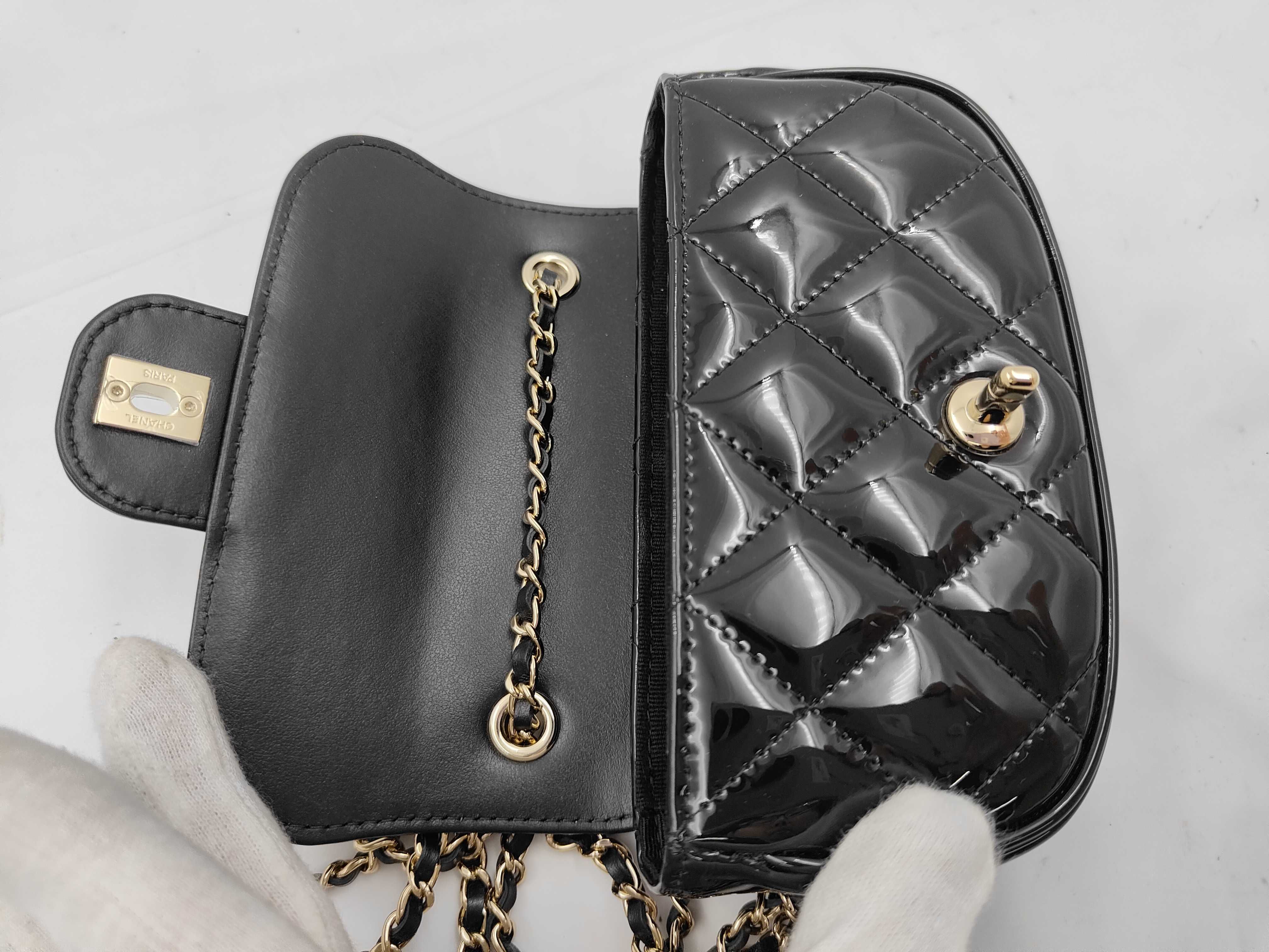 enamel chain shoulder bag — view 8