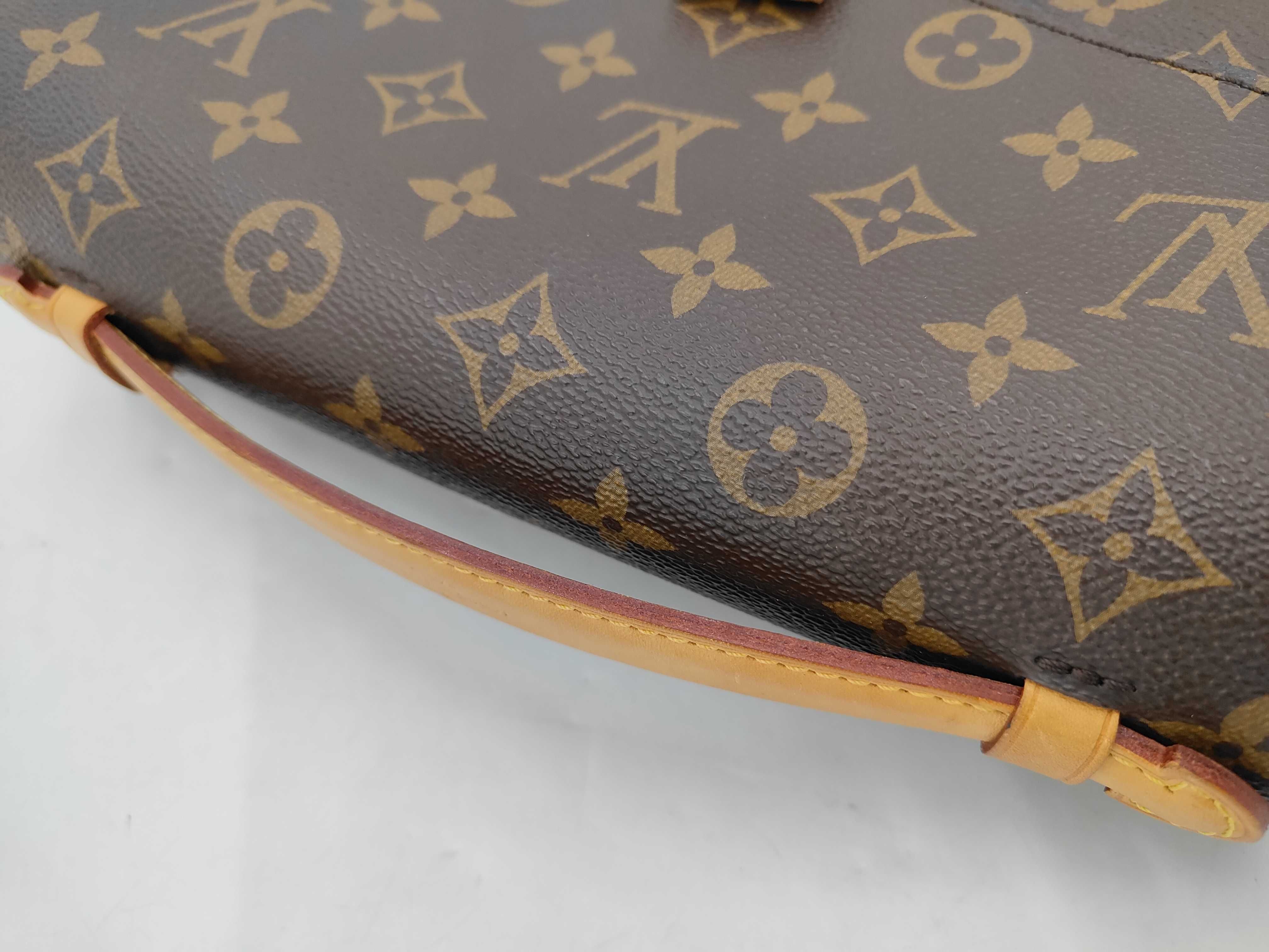 Pochette Metis MM Monogram Shoulder Bag — view 4