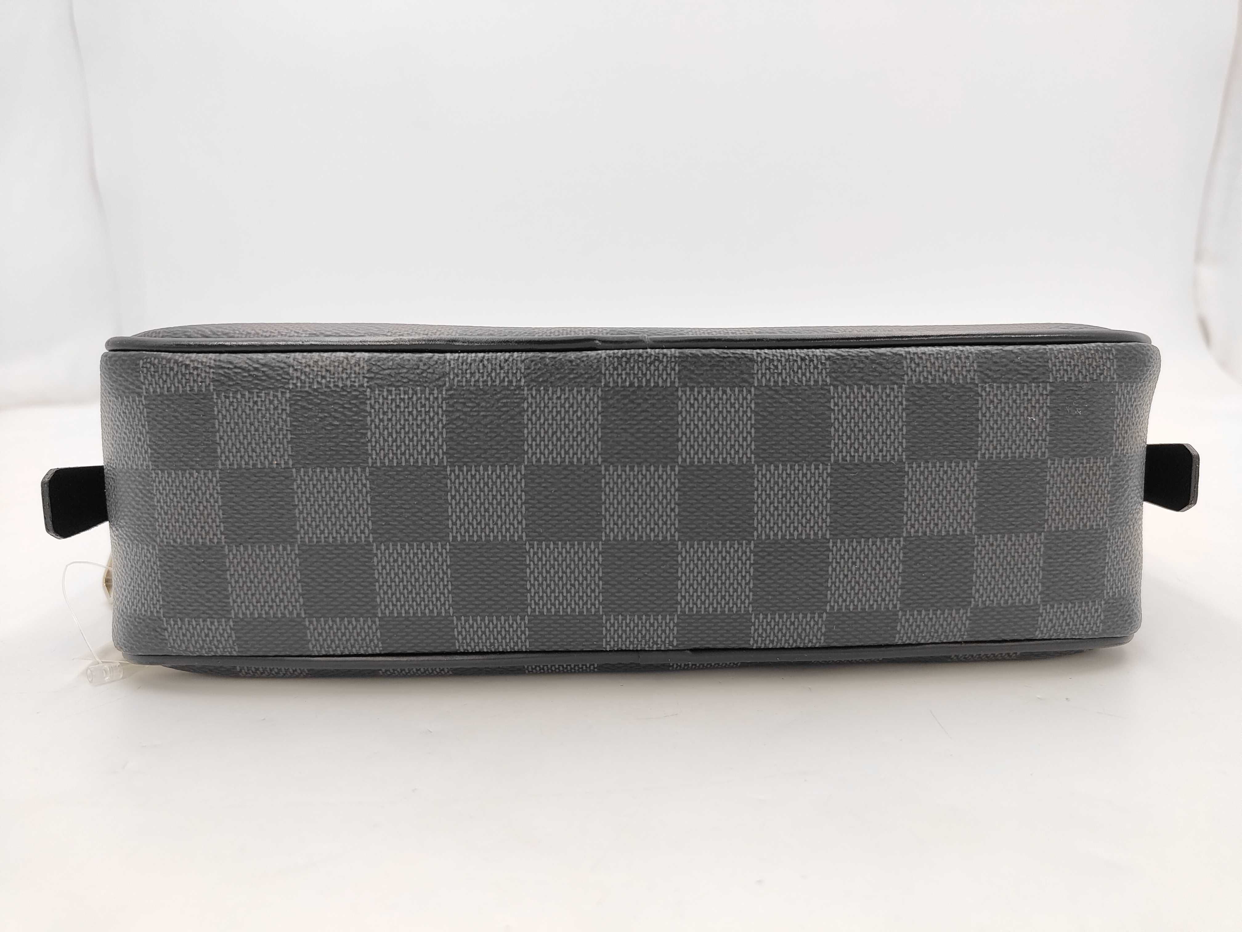 Damier Graphite Trouse Toilette Clutch Bag — view 3