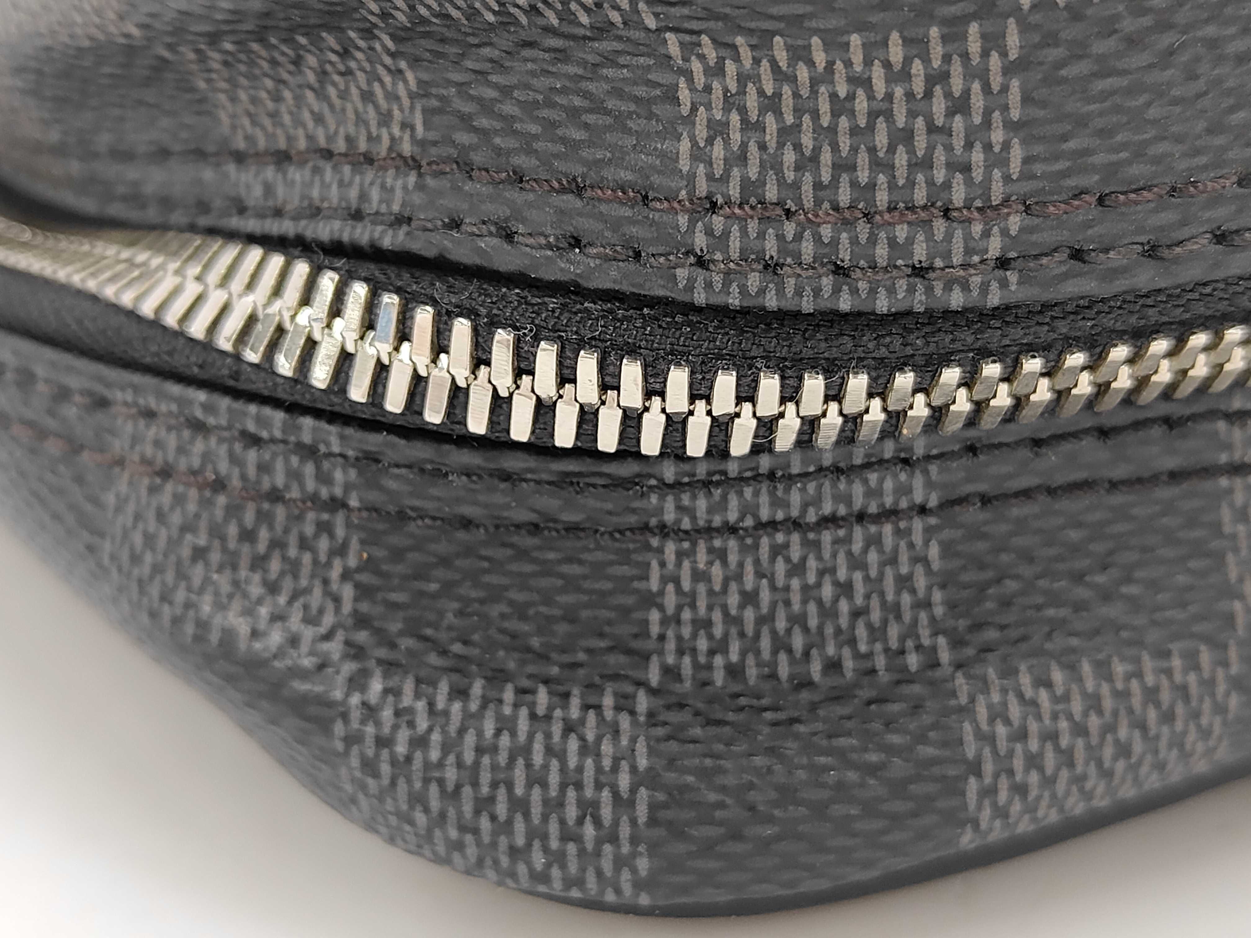 Damier Graphite Trouse Toilette Clutch Bag — view 5
