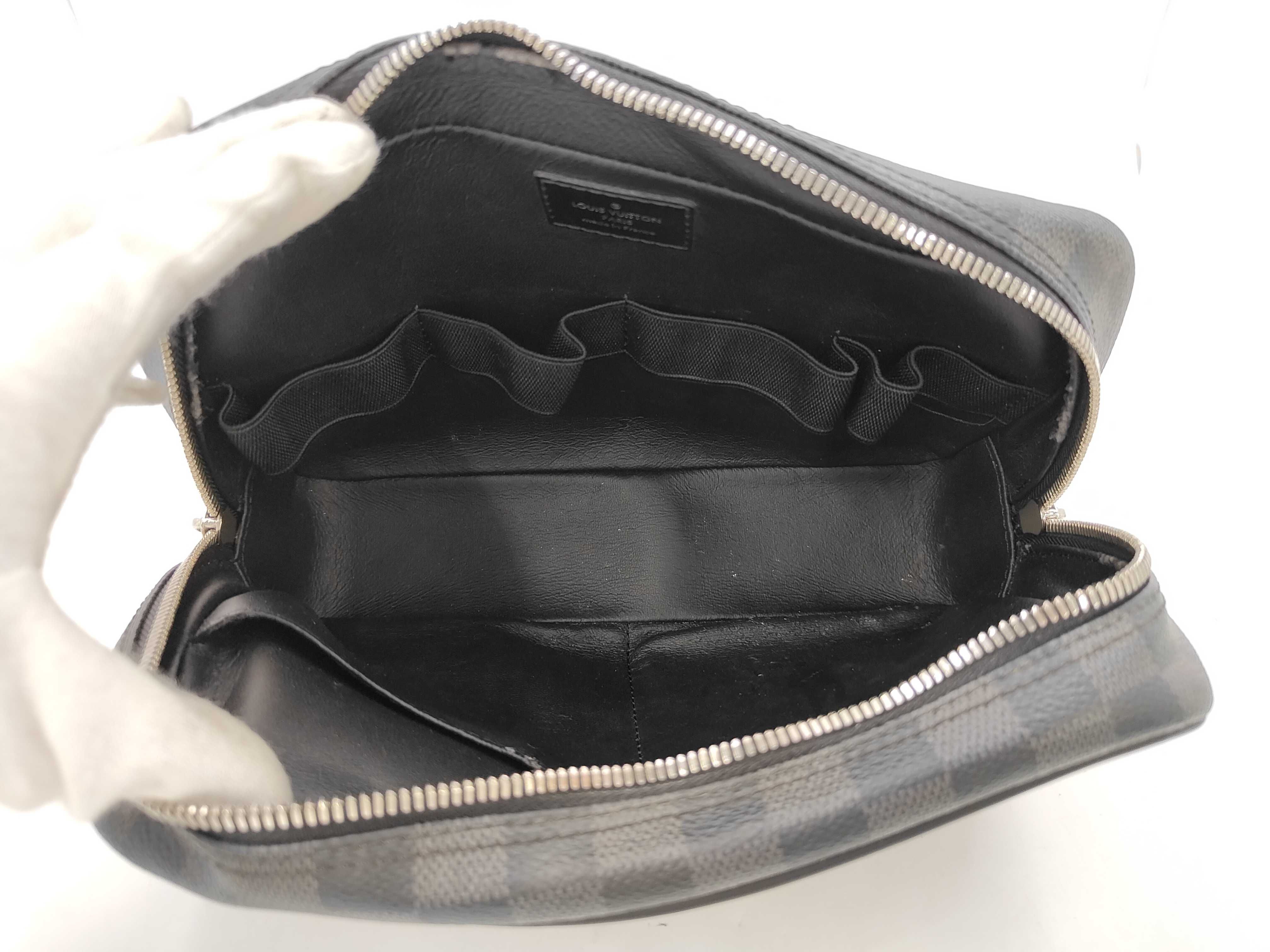 Damier Graphite Trouse Toilette Clutch Bag — view 6