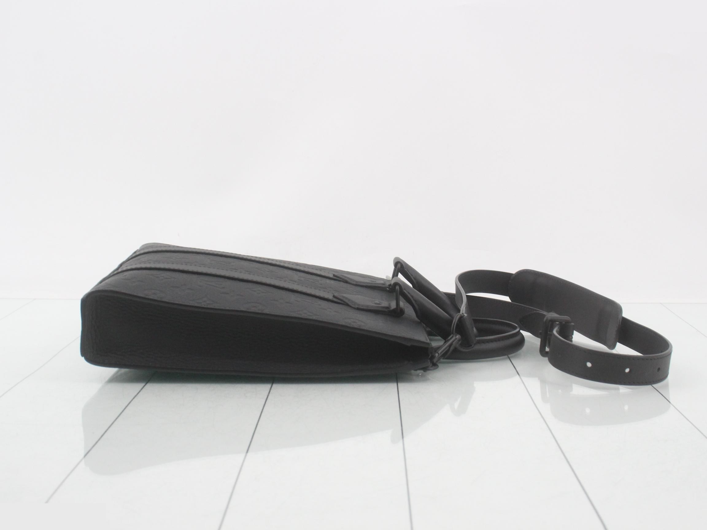 M21884 Taurillon Sac Plat Cloth 2-Way Bag — view 3