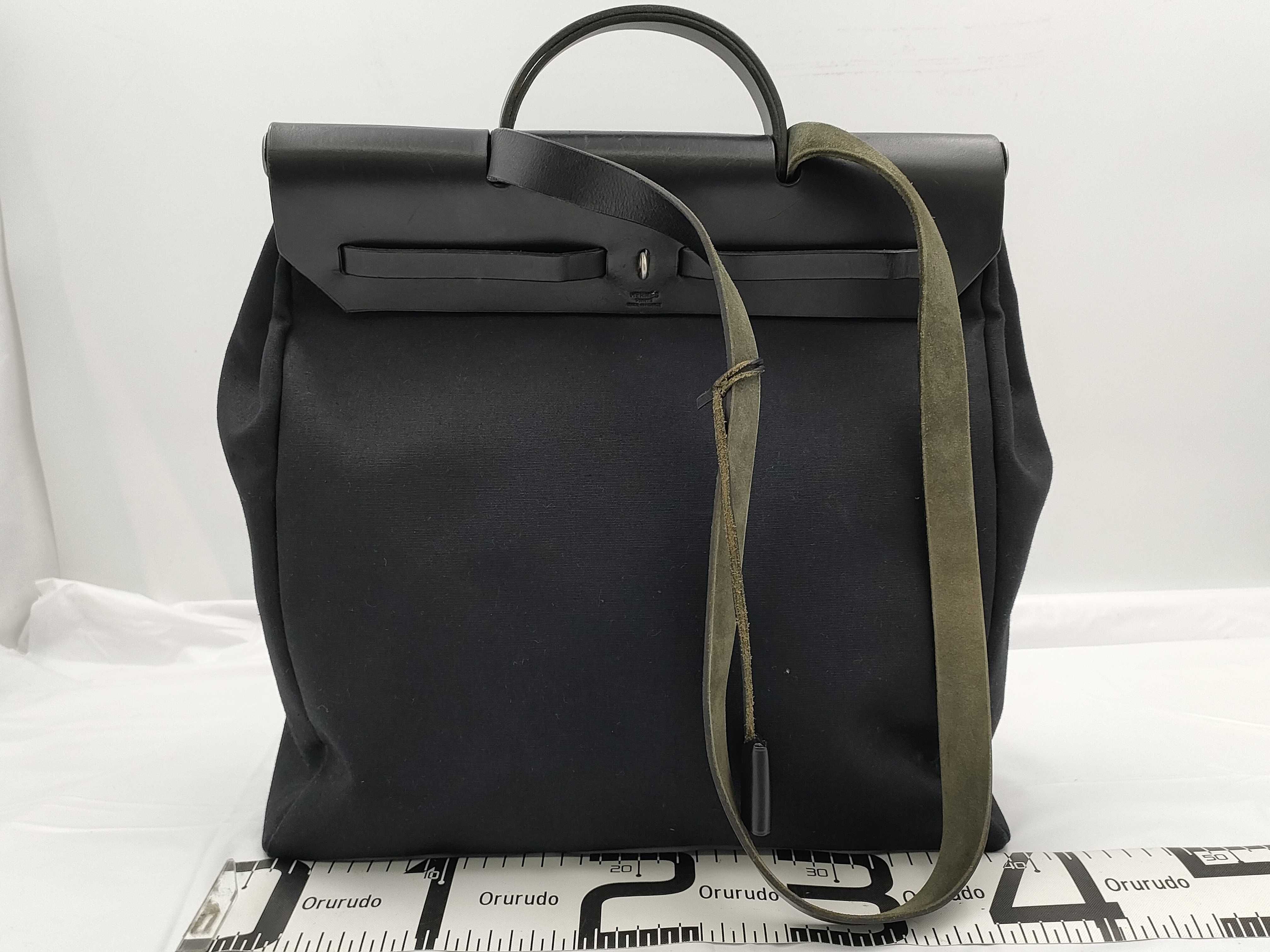 Herbag GM Toile Officier x Vache Hunter Black Silver Hardware C: 1999 Shoulder Bag — view 2
