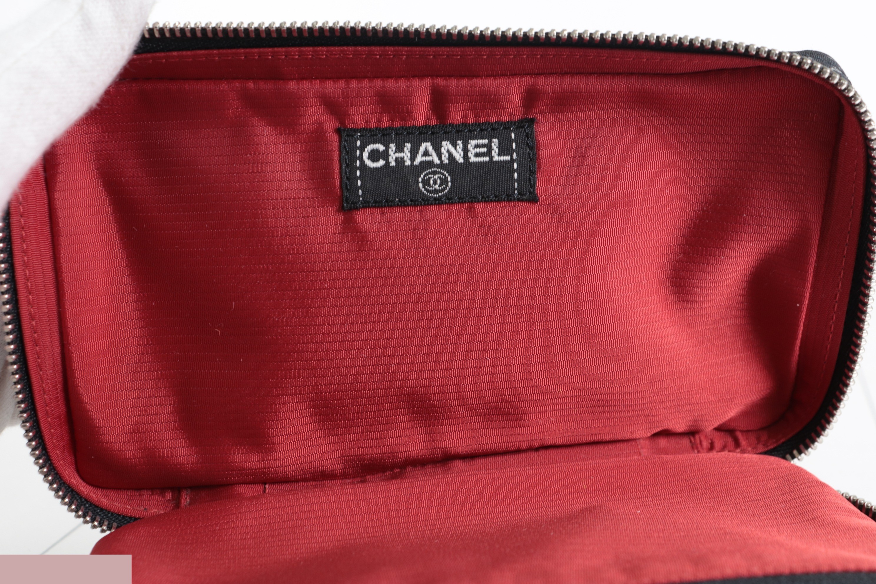 Travel line (bags) and pouches — view 5