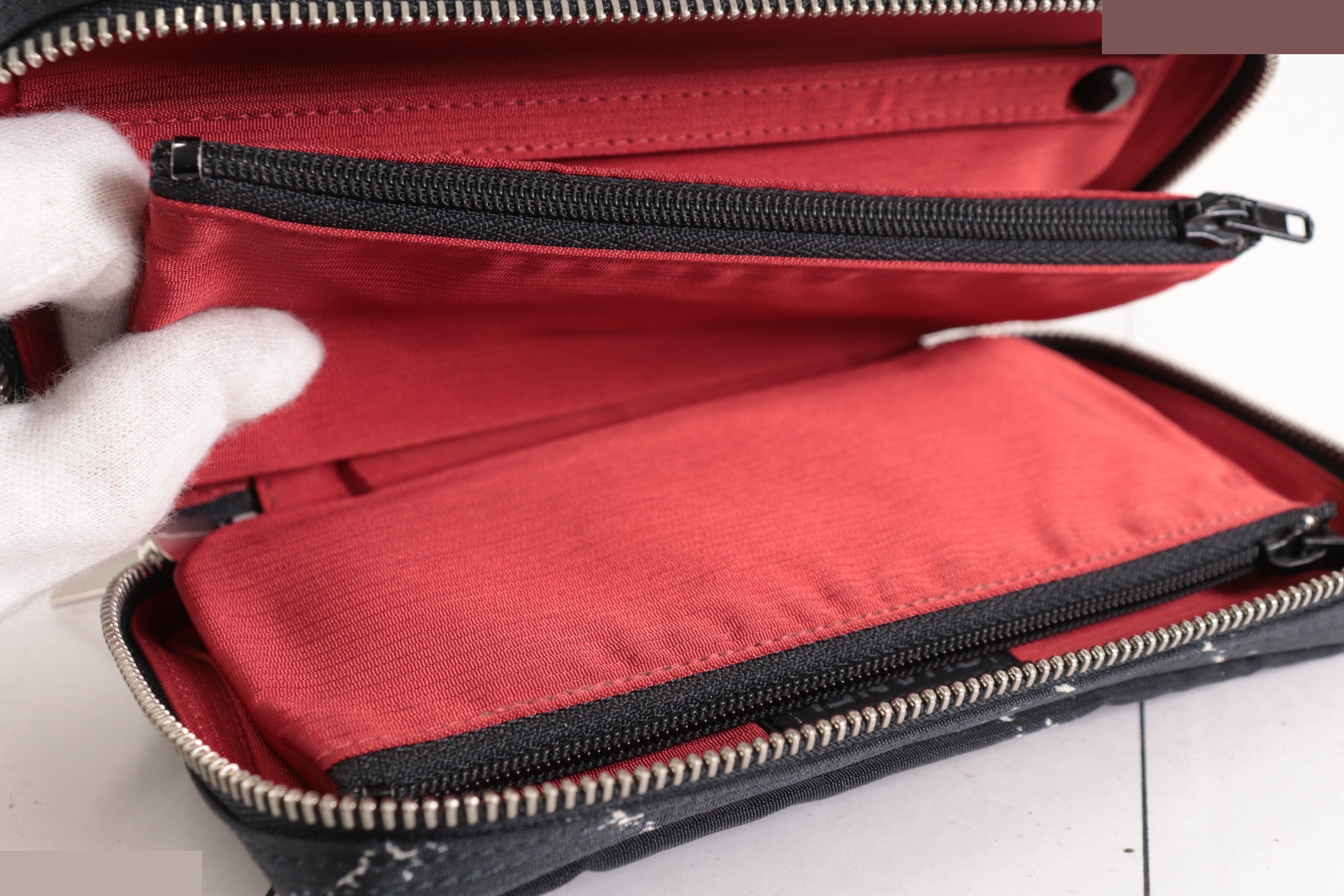 Travel line (bags) and pouches — view 6