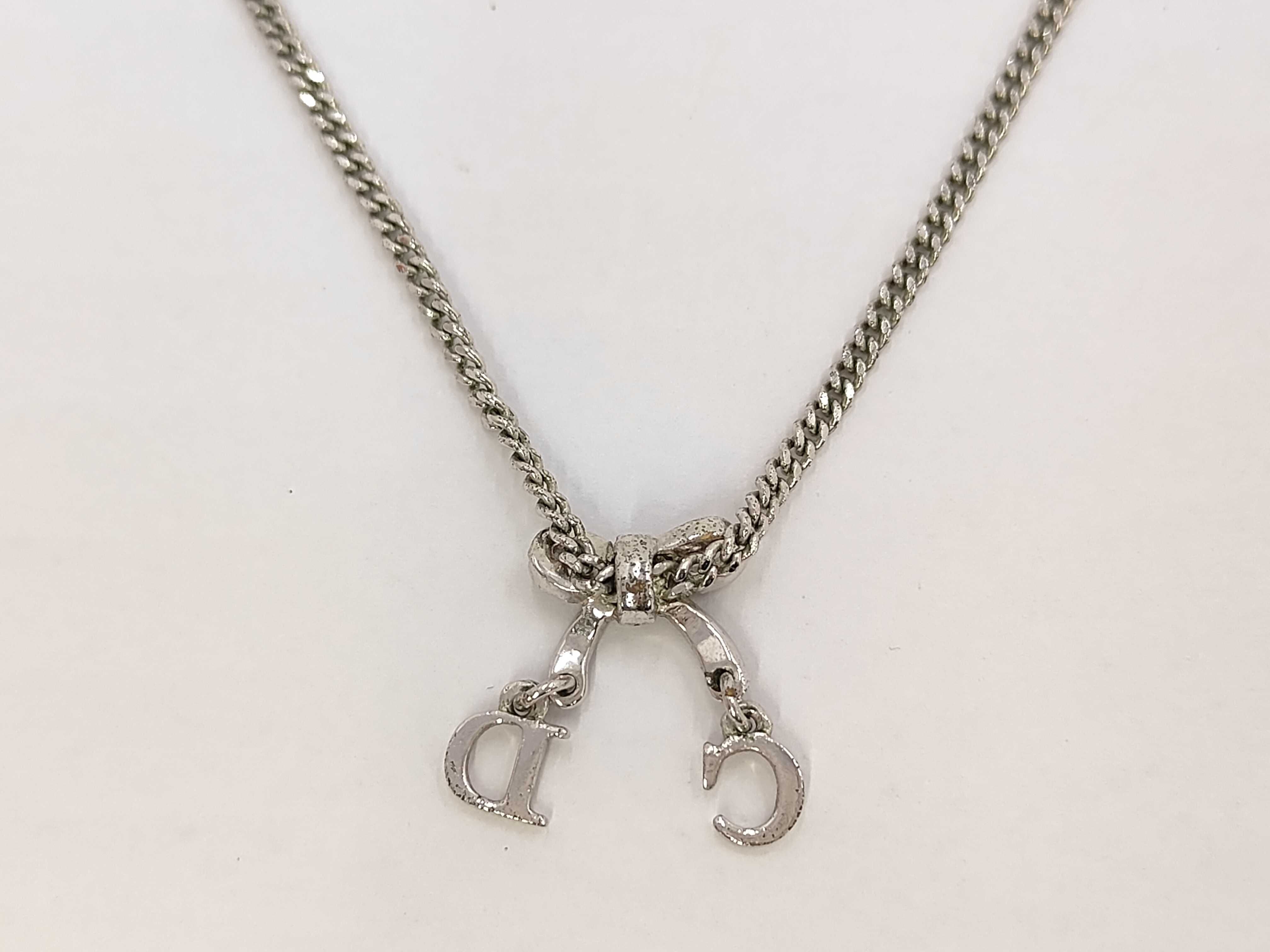 necklace — view 2