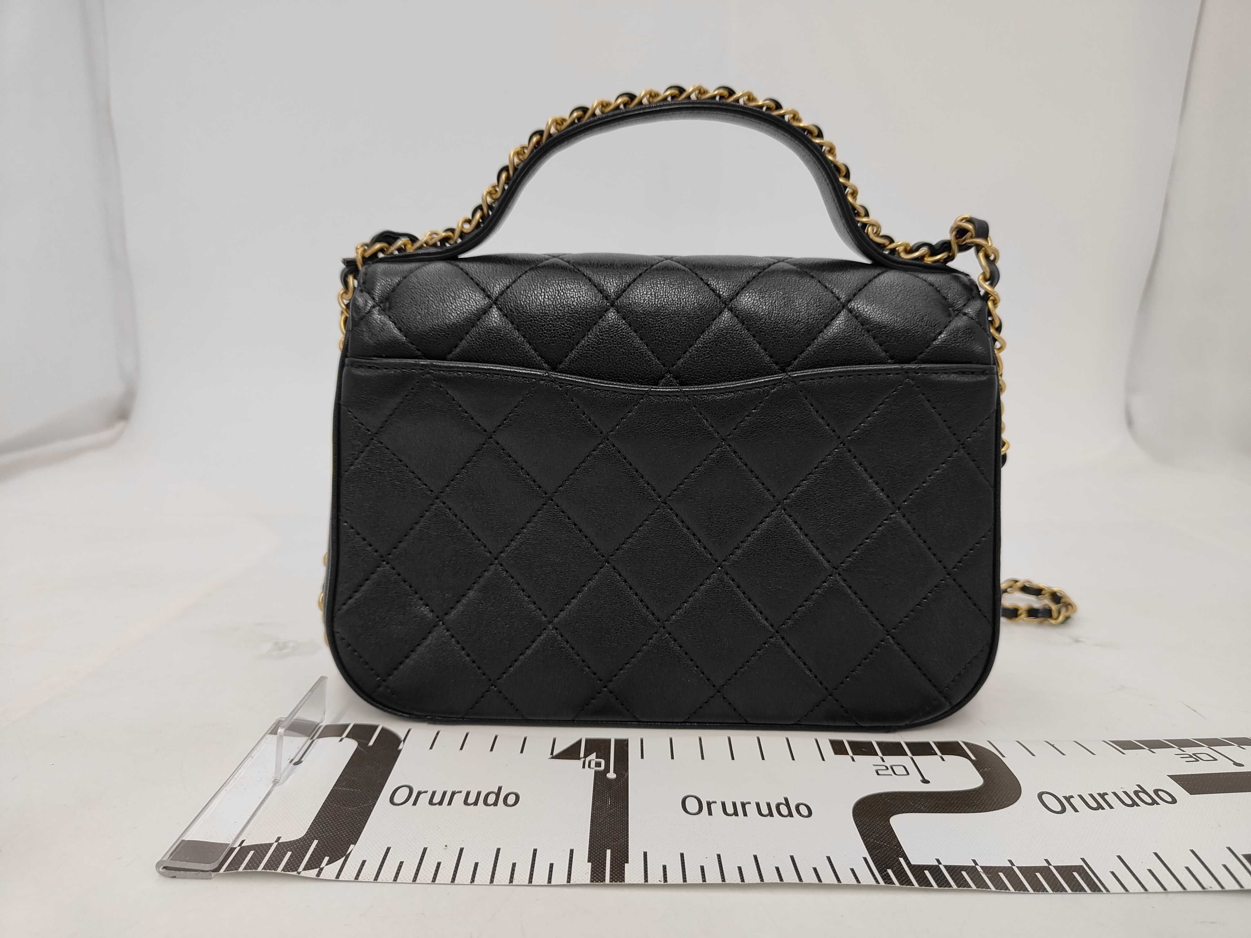 CHANEL19 Matelassé Flap Bag Black Lambskin Chain Shoulder Gold Hardware Bag — view 2
