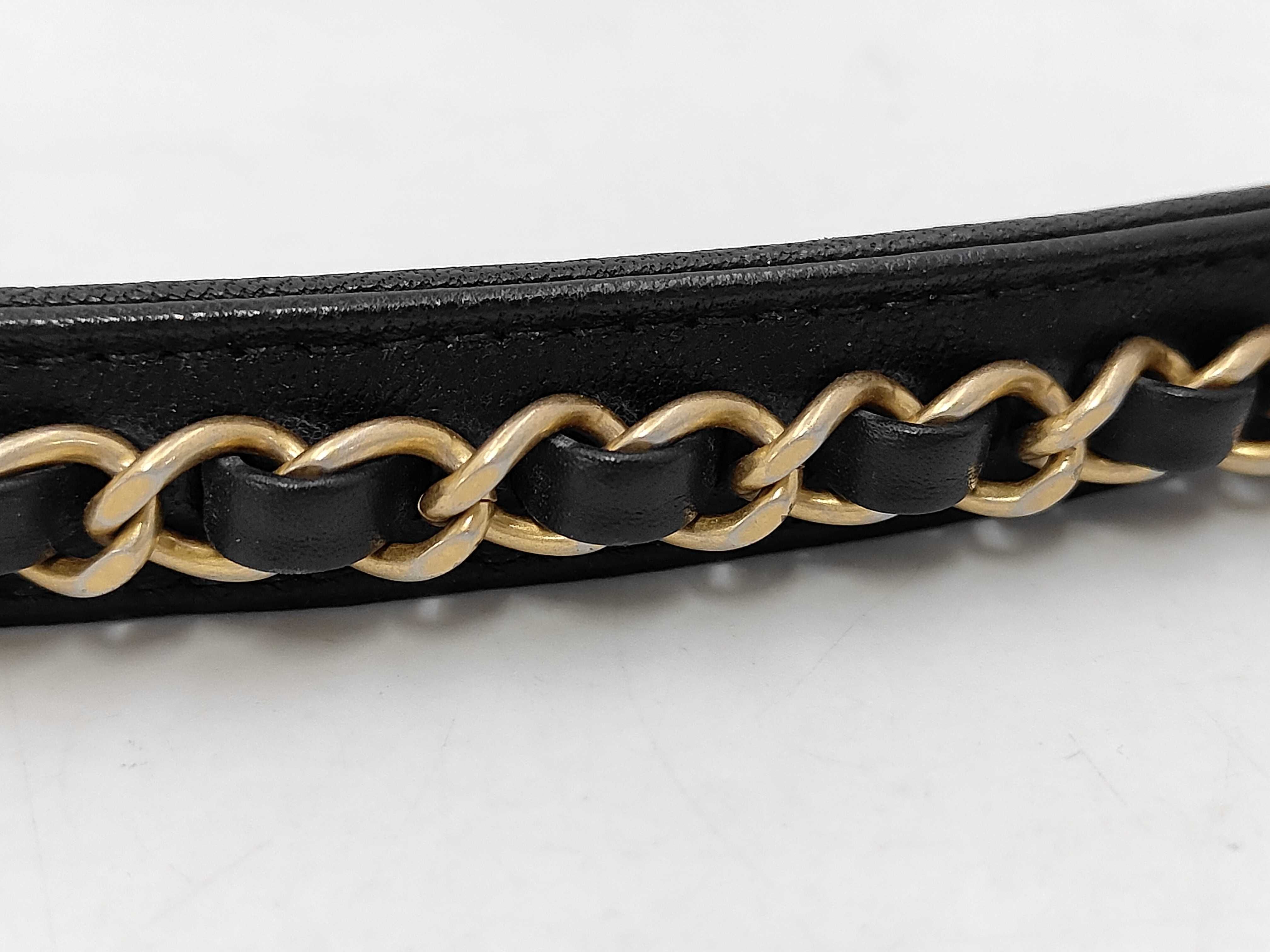 CHANEL19 Matelassé Flap Bag Black Lambskin Chain Shoulder Gold Hardware Bag — view 4