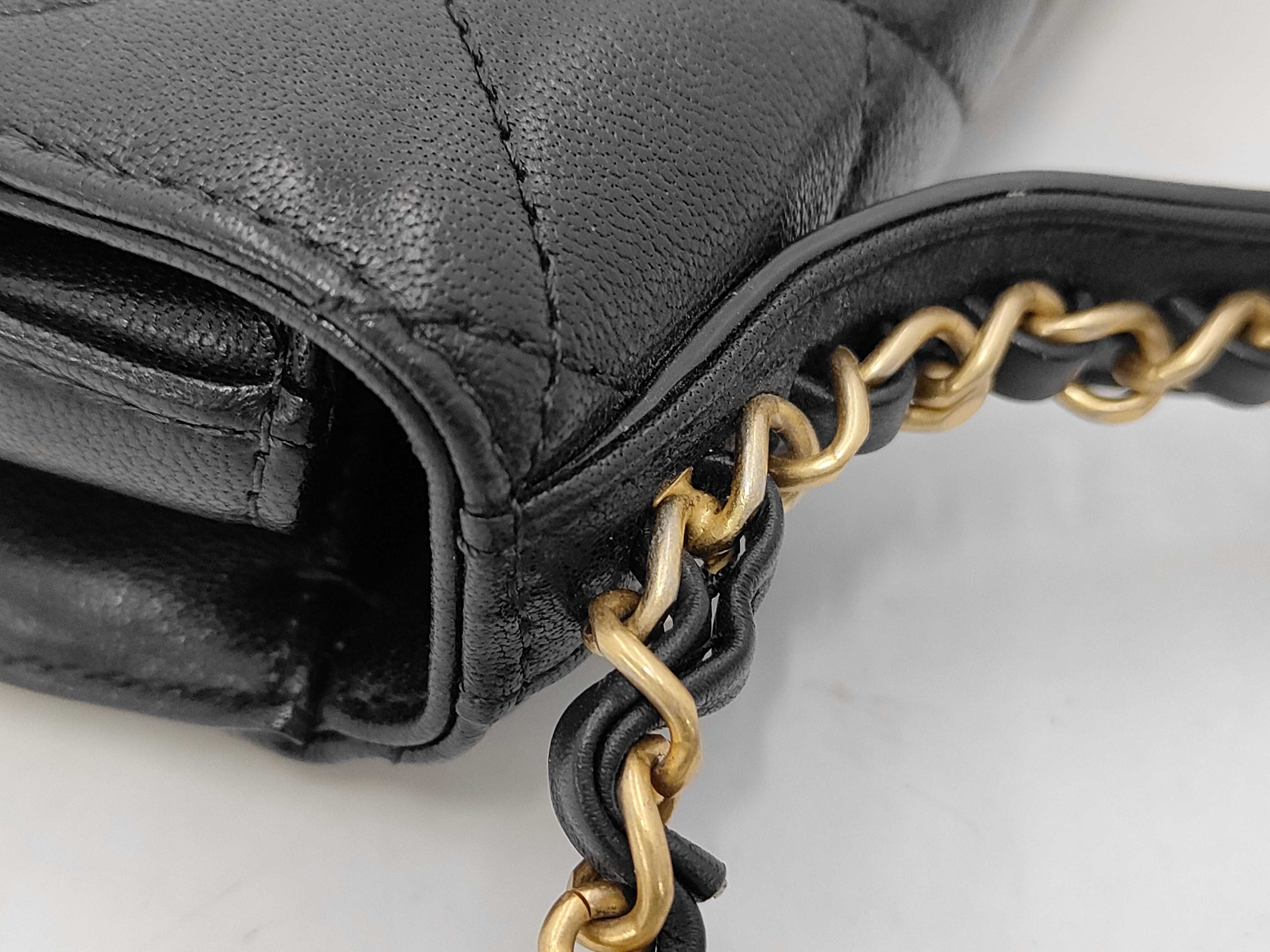 CHANEL19 Matelassé Flap Bag Black Lambskin Chain Shoulder Gold Hardware Bag — view 5