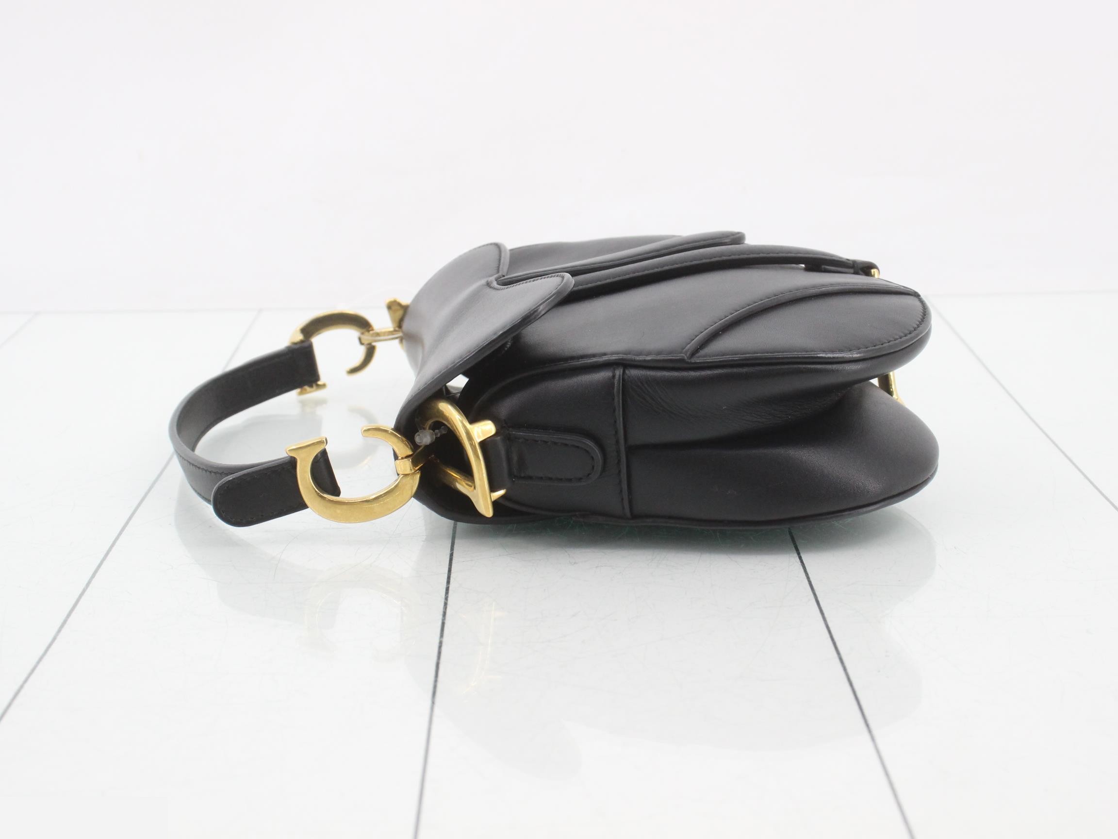 Smooth calfskin saddlebag, medium size, leather, black — view 4