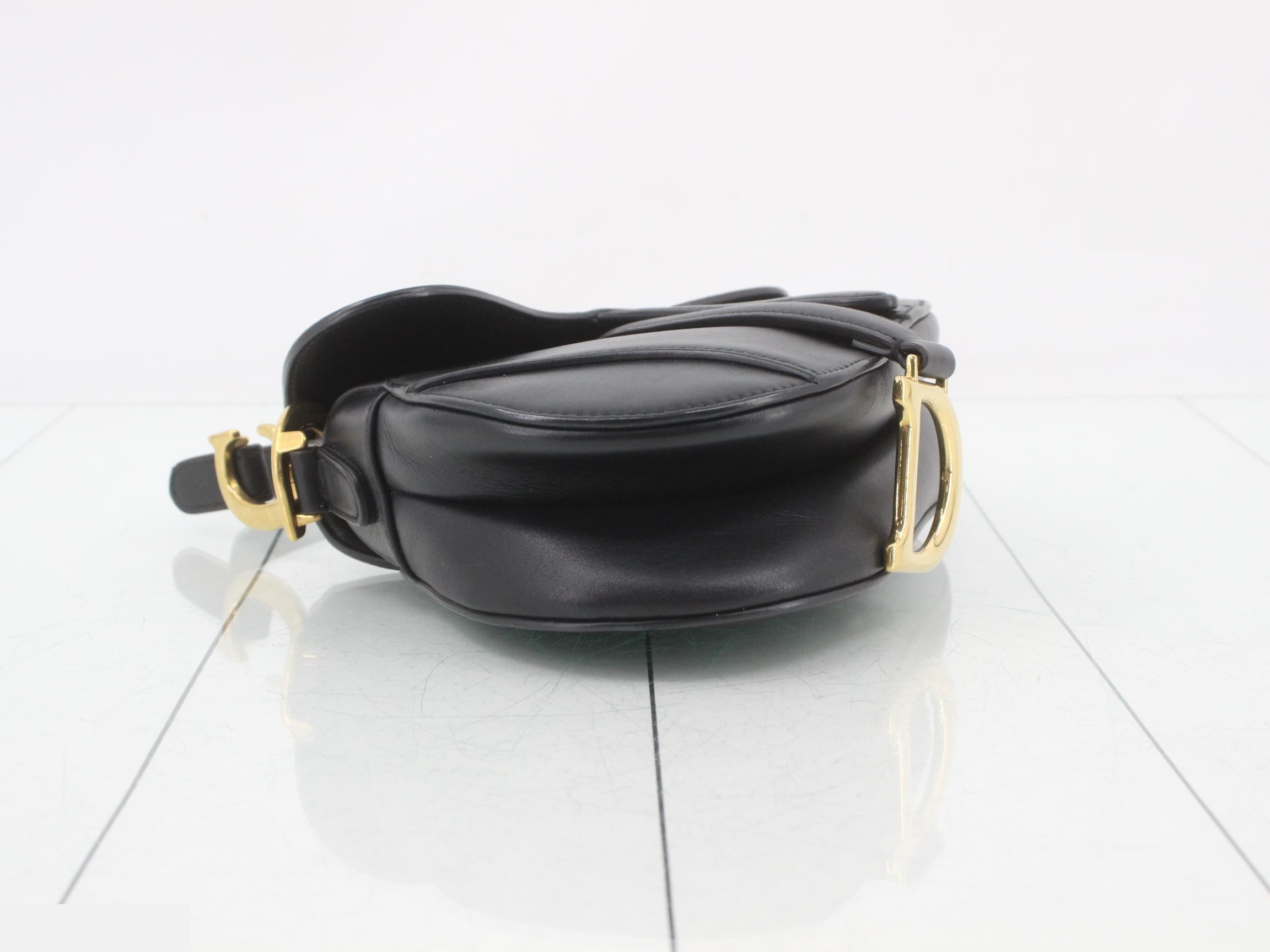 Smooth calfskin saddlebag, medium size, leather, black — view 5
