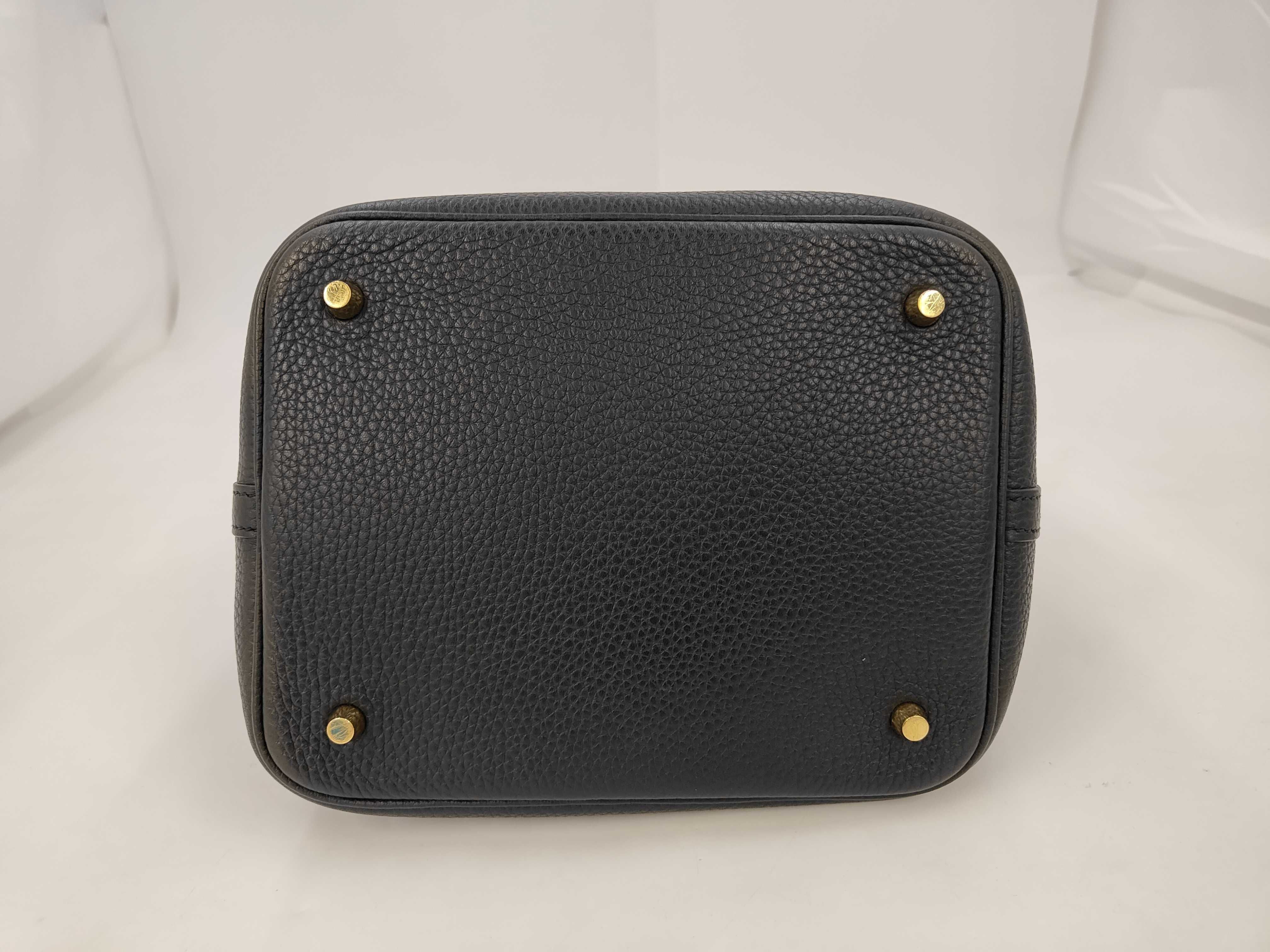 Picotin Lock MM handbag in Taurillon Clemence leather, black, Y stamp. — view 4