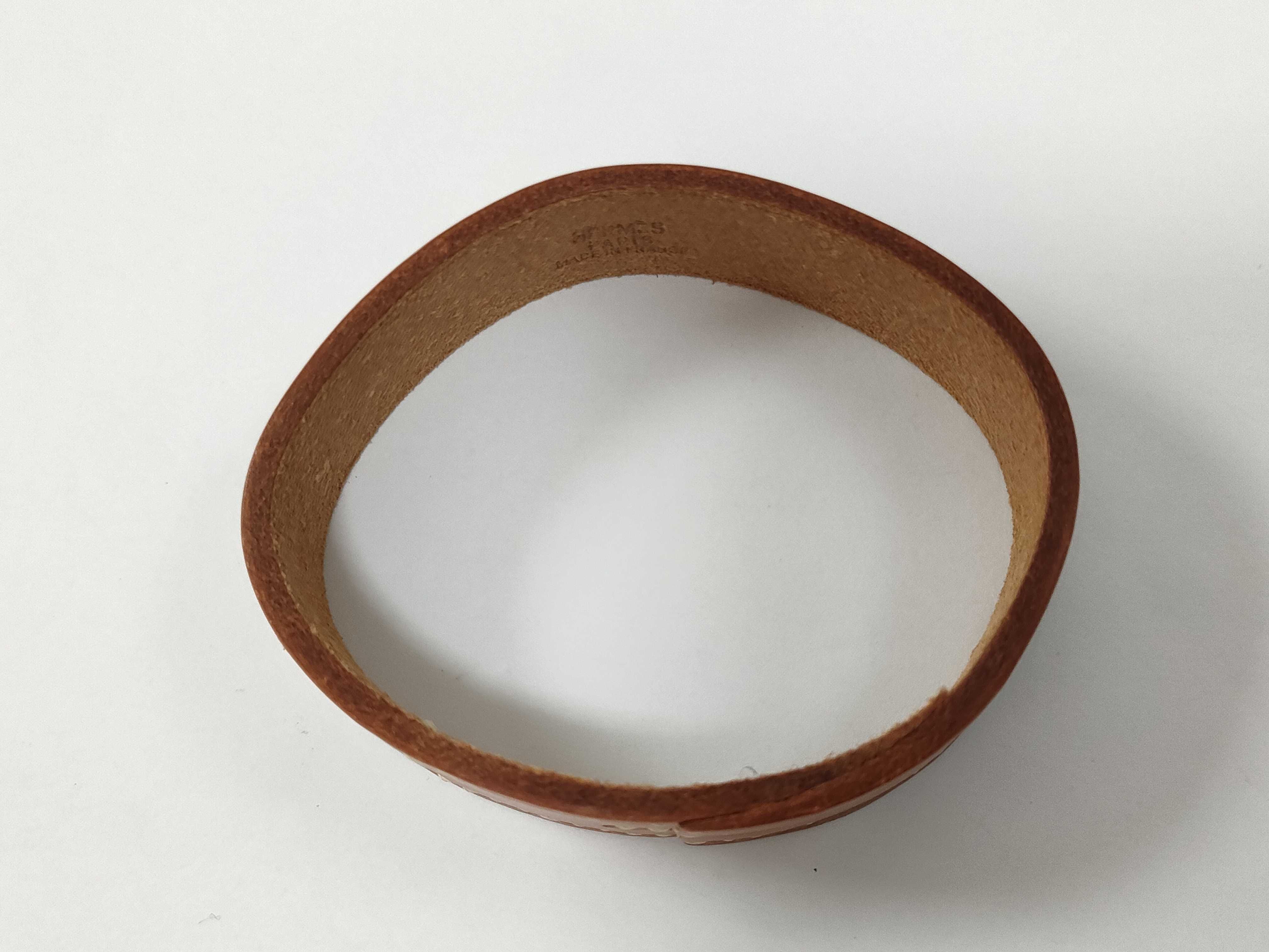Pour Tour PM Leather Brown Bracelet ( E stamp) Bracelet/Bangle — view 2