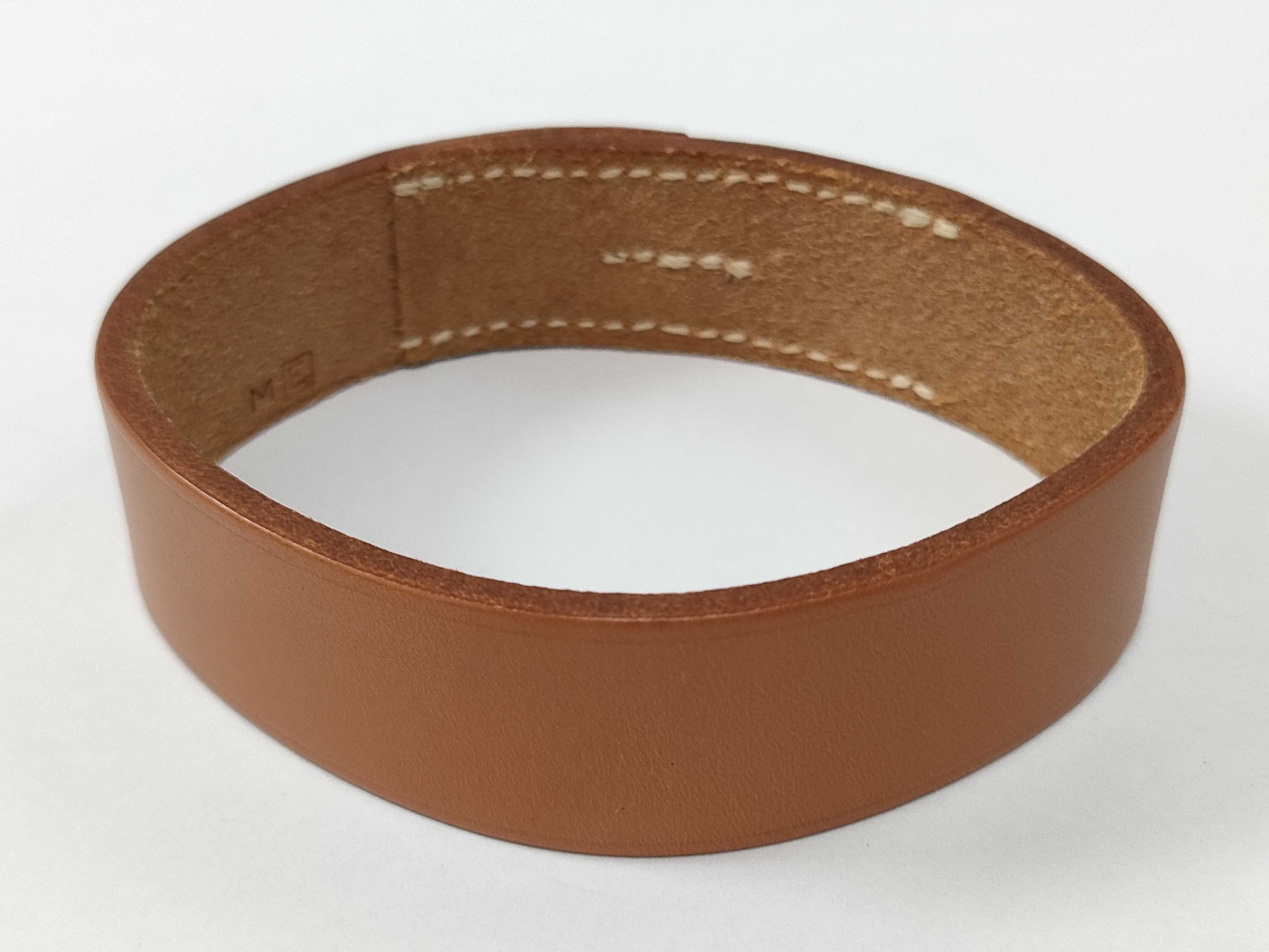Pour Tour PM Leather Brown Bracelet ( E stamp) Bracelet/Bangle — view 5