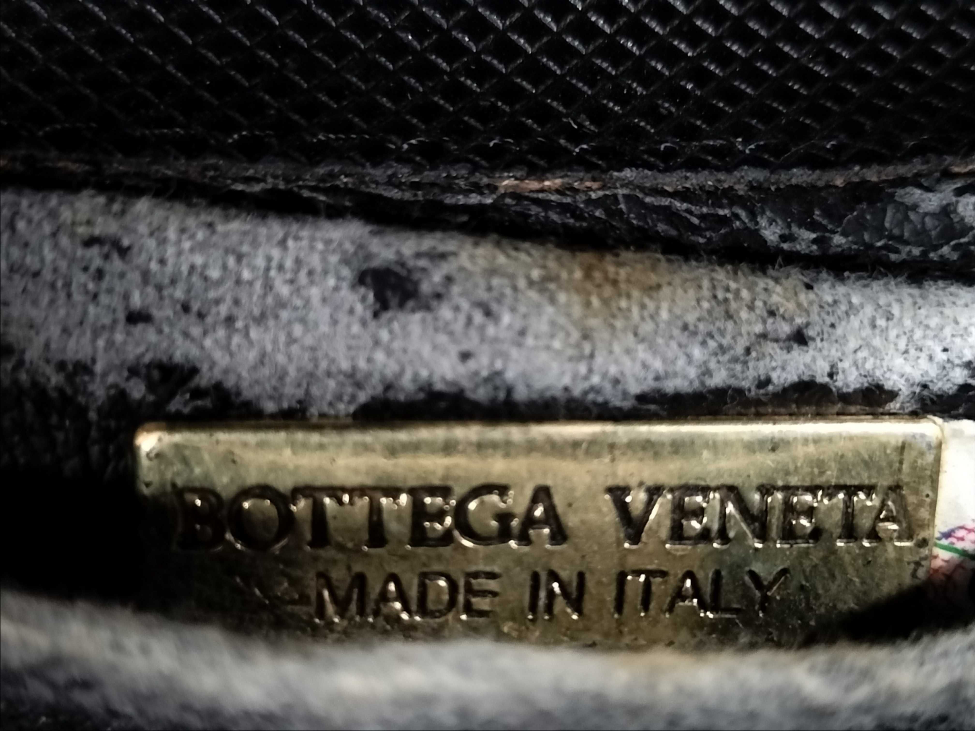 Vintage Shoulder Bag (with some deterioration inside) — view 11