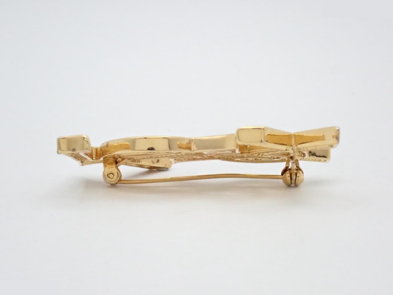 brooch — view 3
