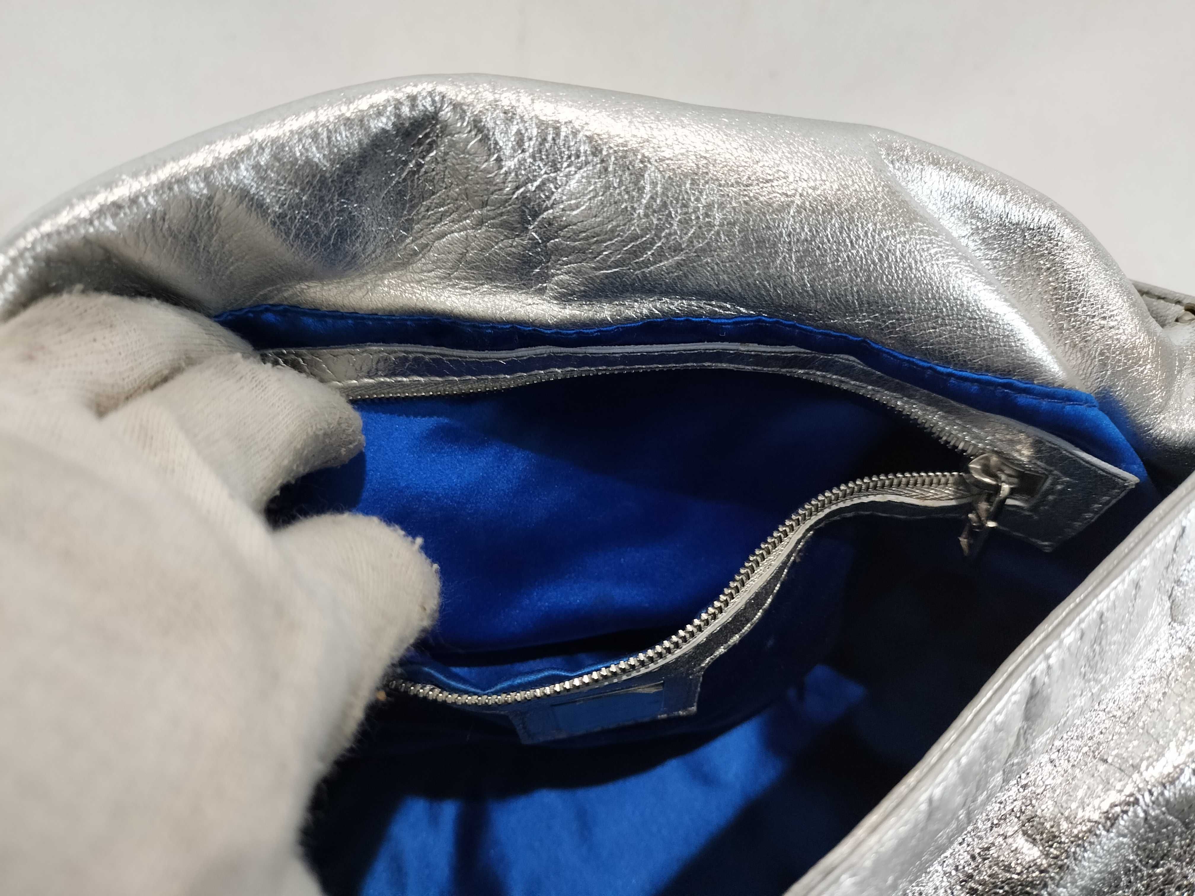 Mamma Bucket/One-Shoulder Bag/Light Stone/Metallic/Silver Handbag — view 11