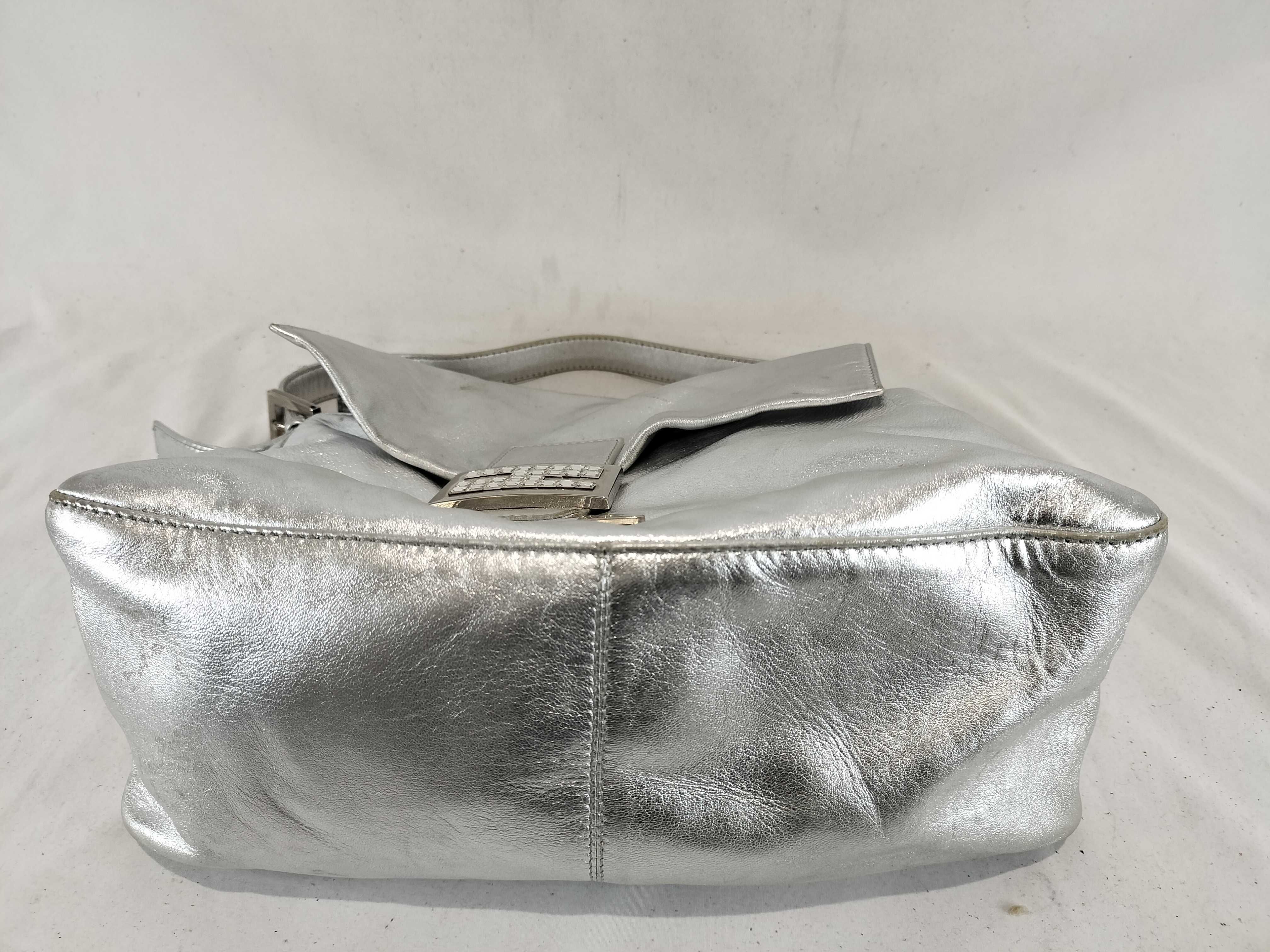 Mamma Bucket/One-Shoulder Bag/Light Stone/Metallic/Silver Handbag — view 8