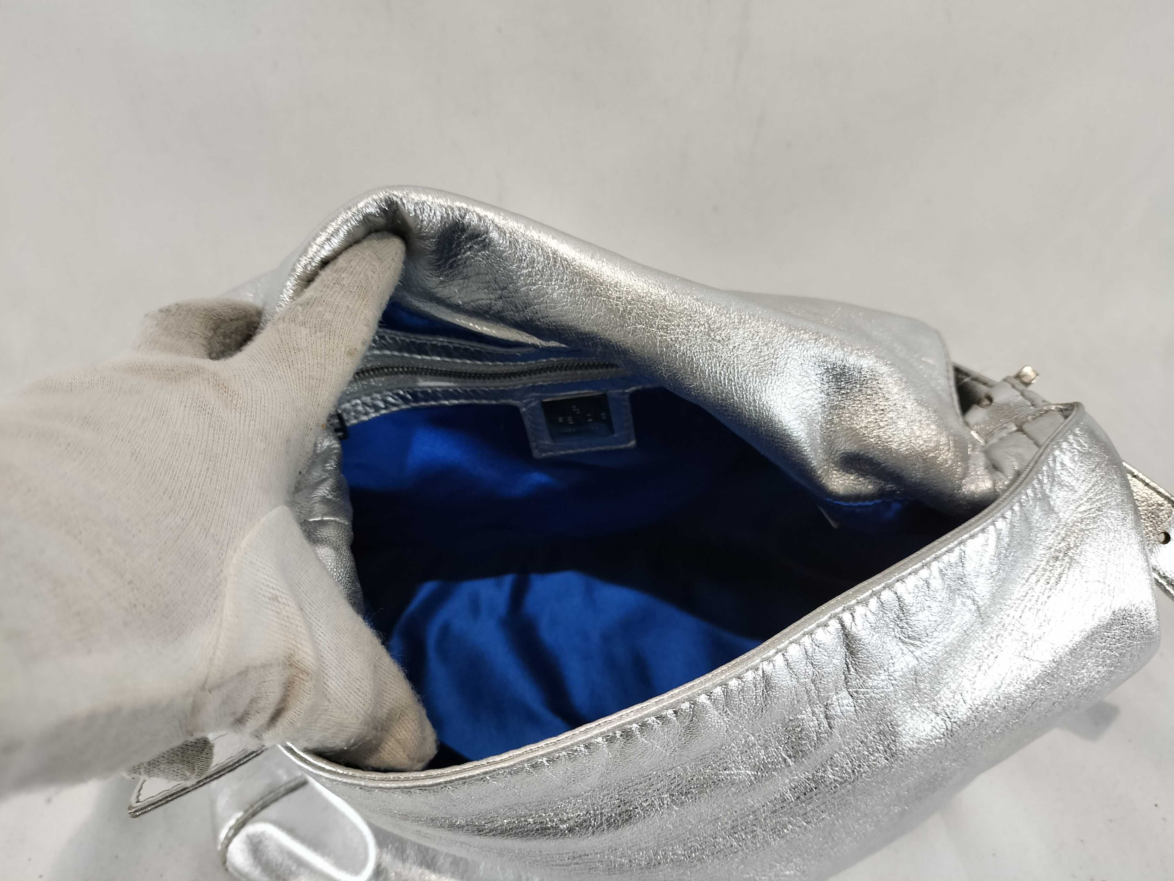 Mamma Bucket/One-Shoulder Bag/Light Stone/Metallic/Silver Handbag — view 10
