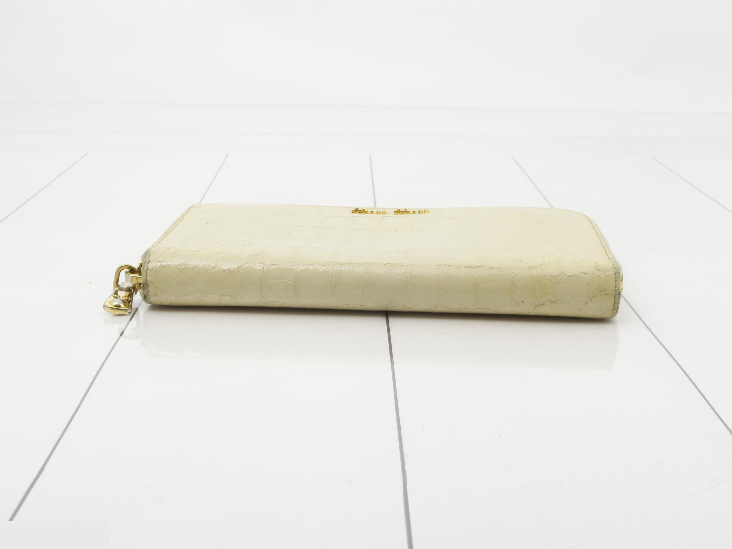Other lines: Bags and Wallets — view 3