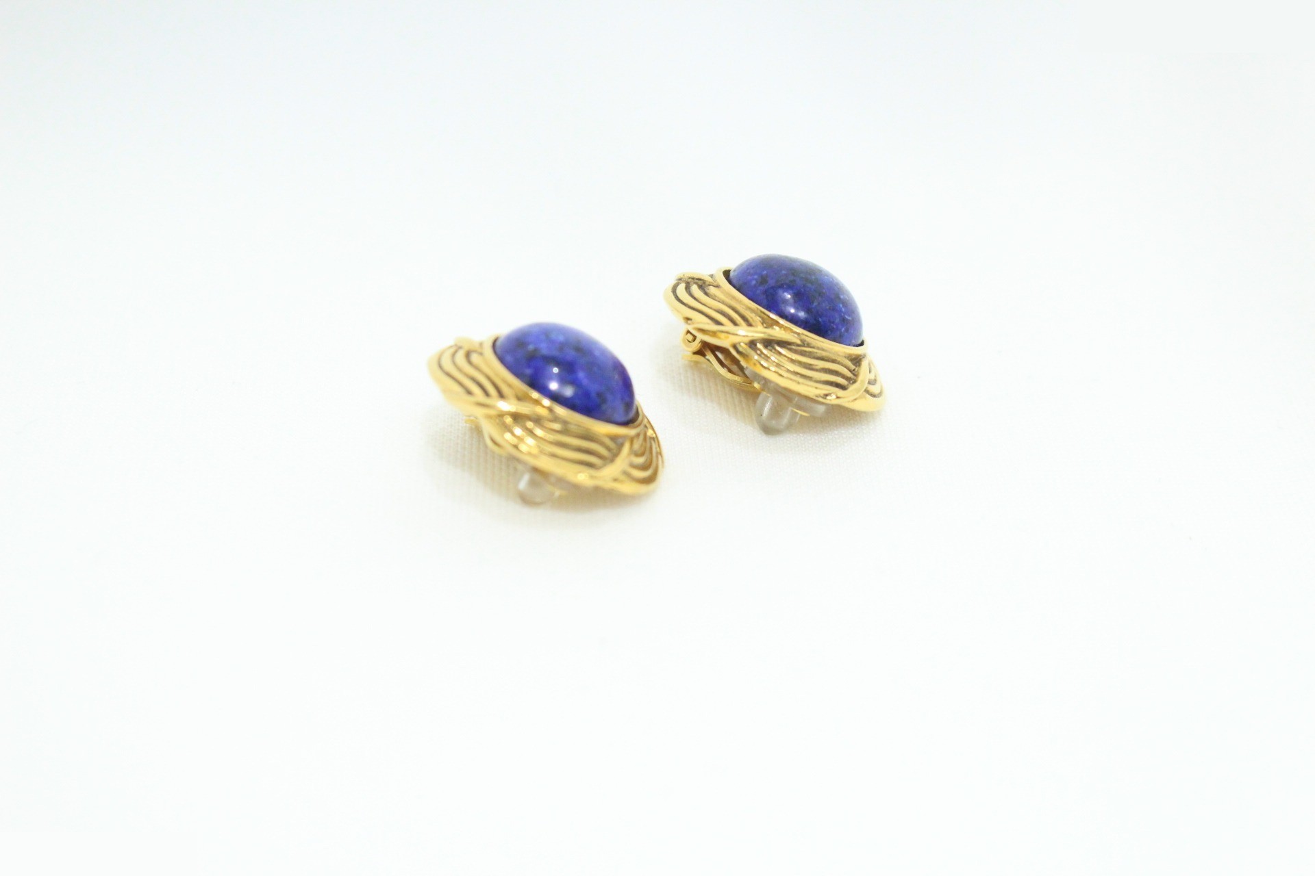 Vintage Classic (Precious Metal) Earrings — view 3