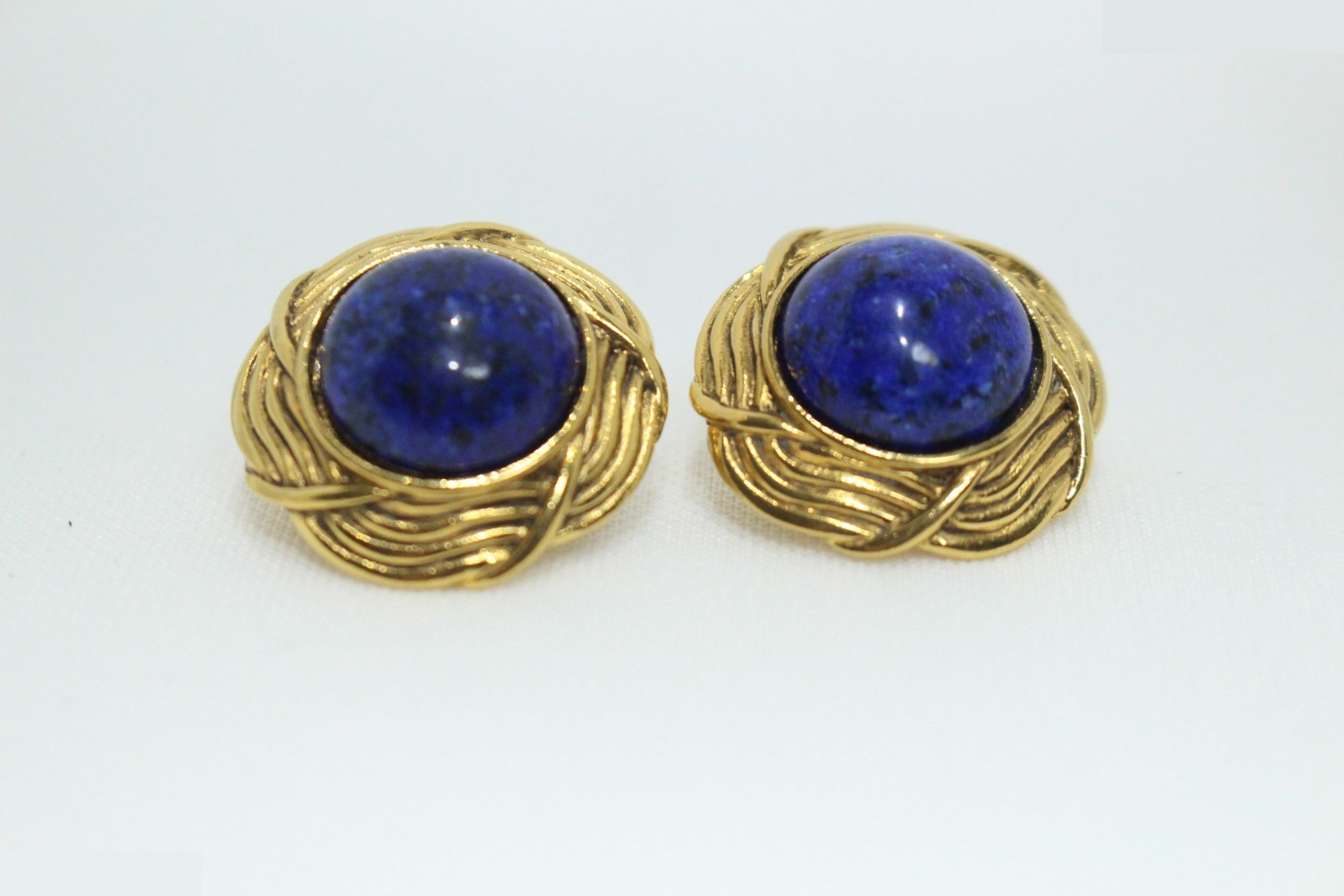 Vintage Classic (Precious Metal) Earrings — view 6