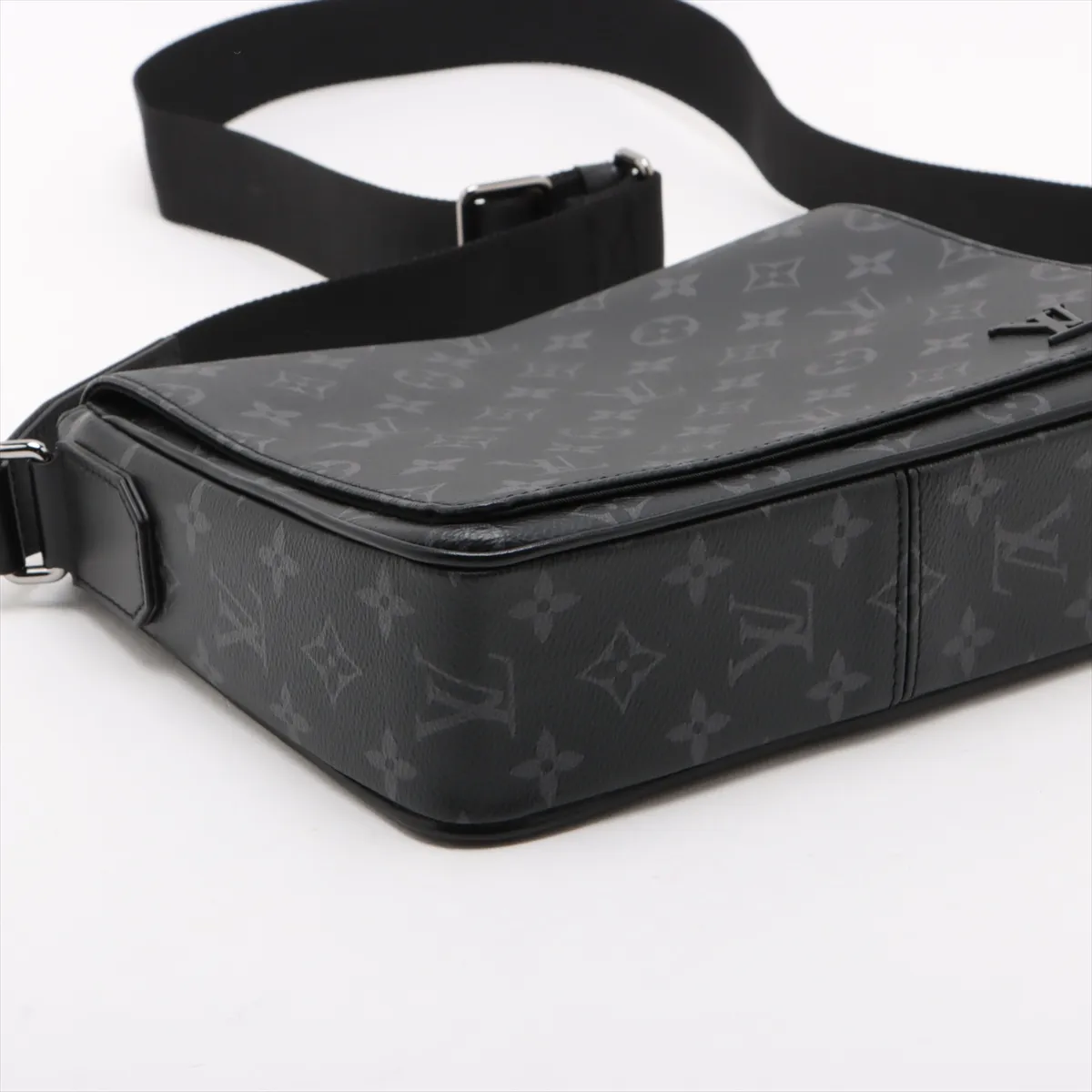 Monogram Eclipse District PMNM M44000 Black RFID response — view 4