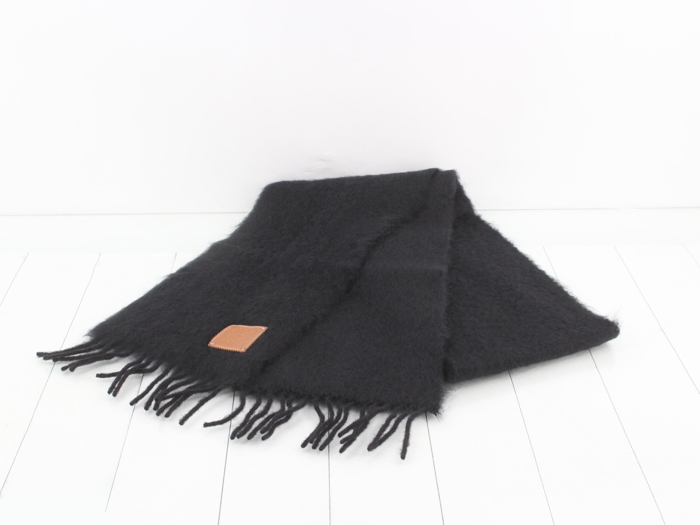 wool scarf with logo — view 2