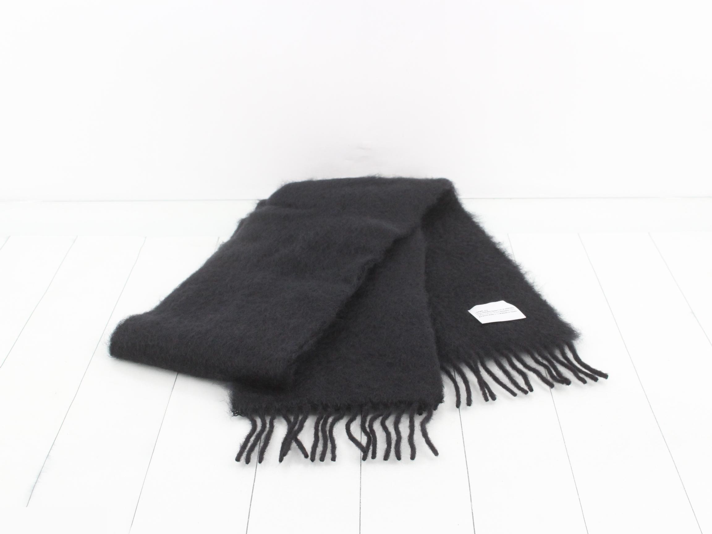 wool scarf with logo — view 3