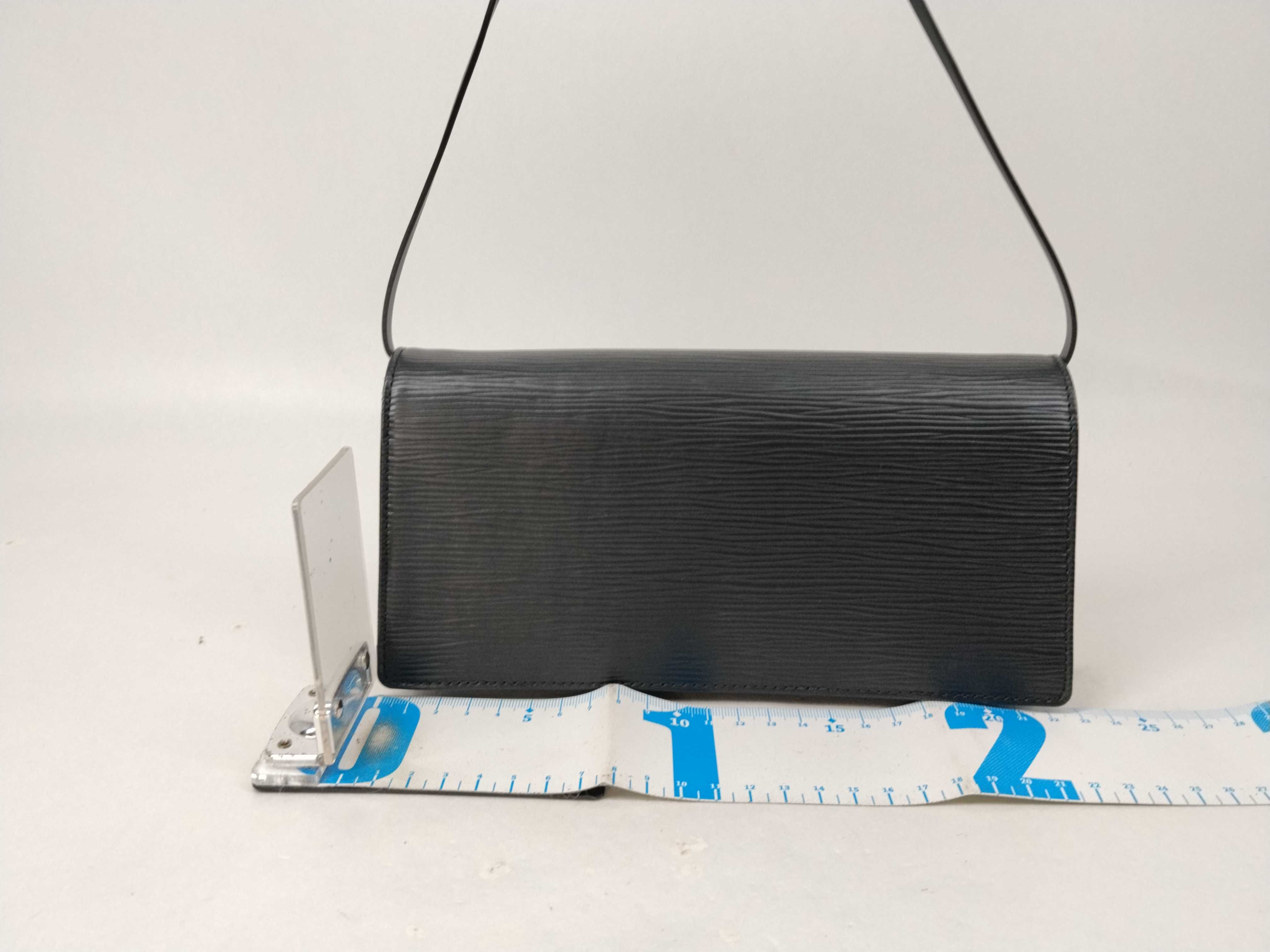 Epi M5273C Honfleur Noir Shoulder Bag — view 2