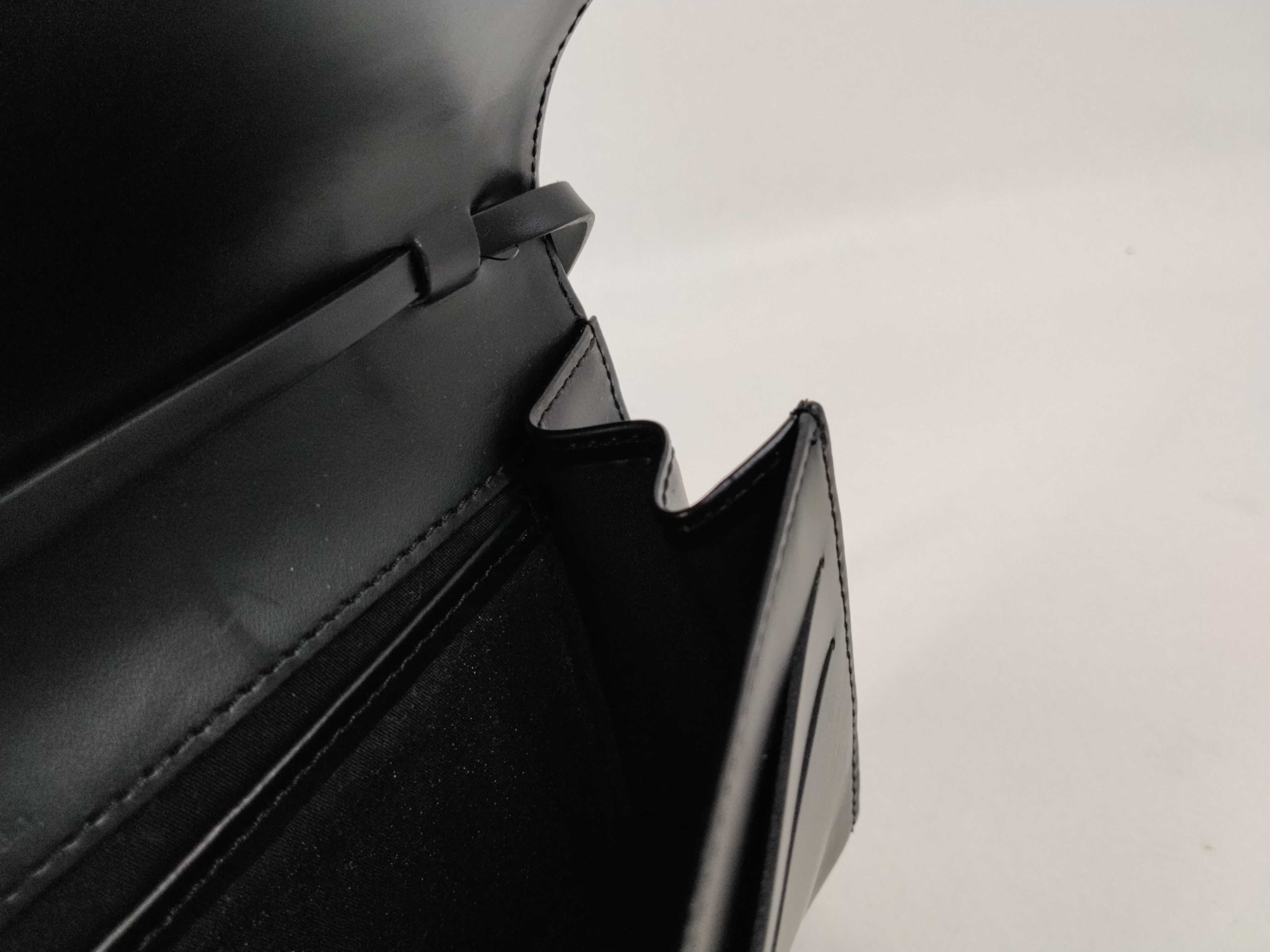 Epi M5273C Honfleur Noir Shoulder Bag — view 11