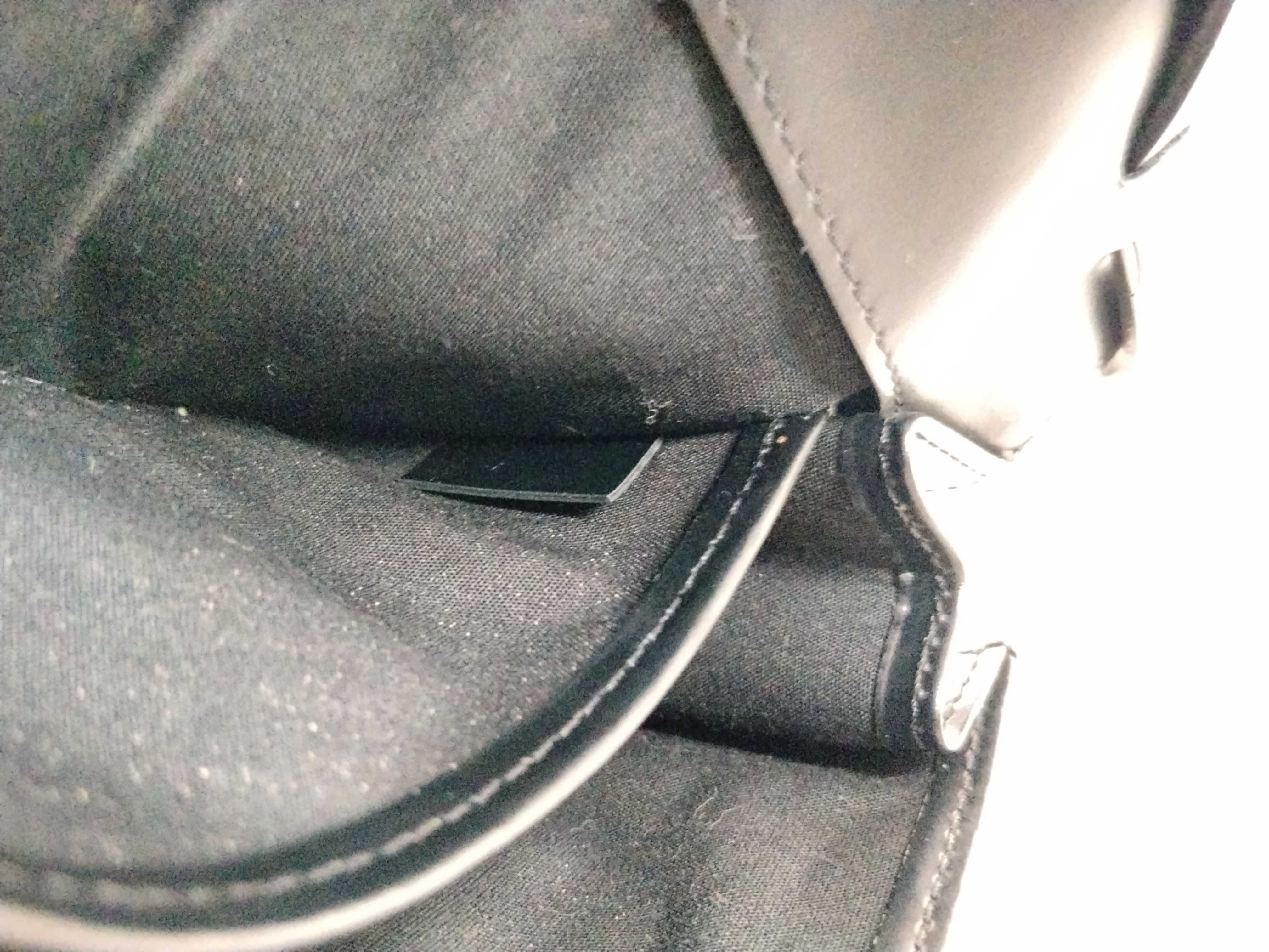 Epi M5273C Honfleur Noir Shoulder Bag — view 15