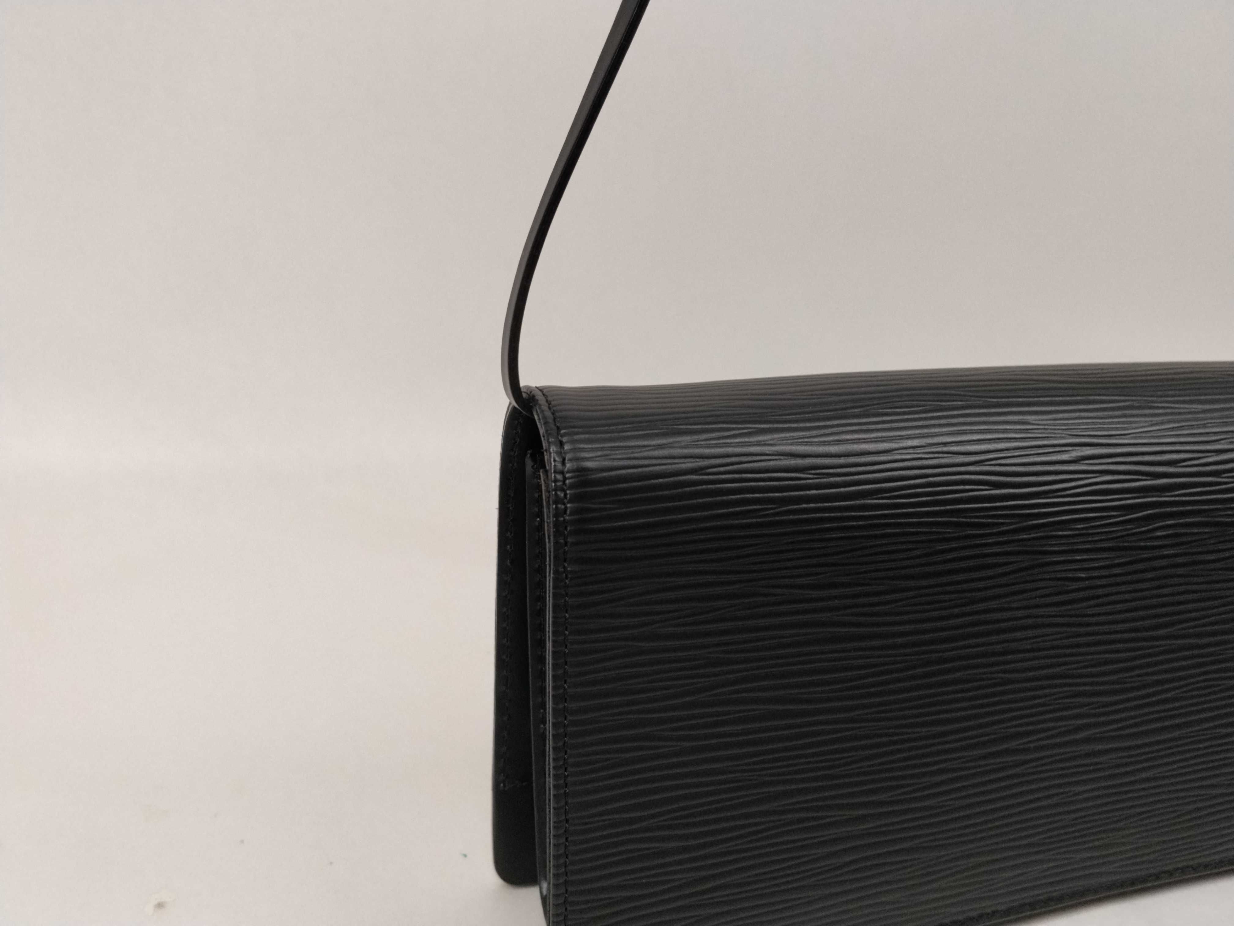 Epi M5273C Honfleur Noir Shoulder Bag — view 3