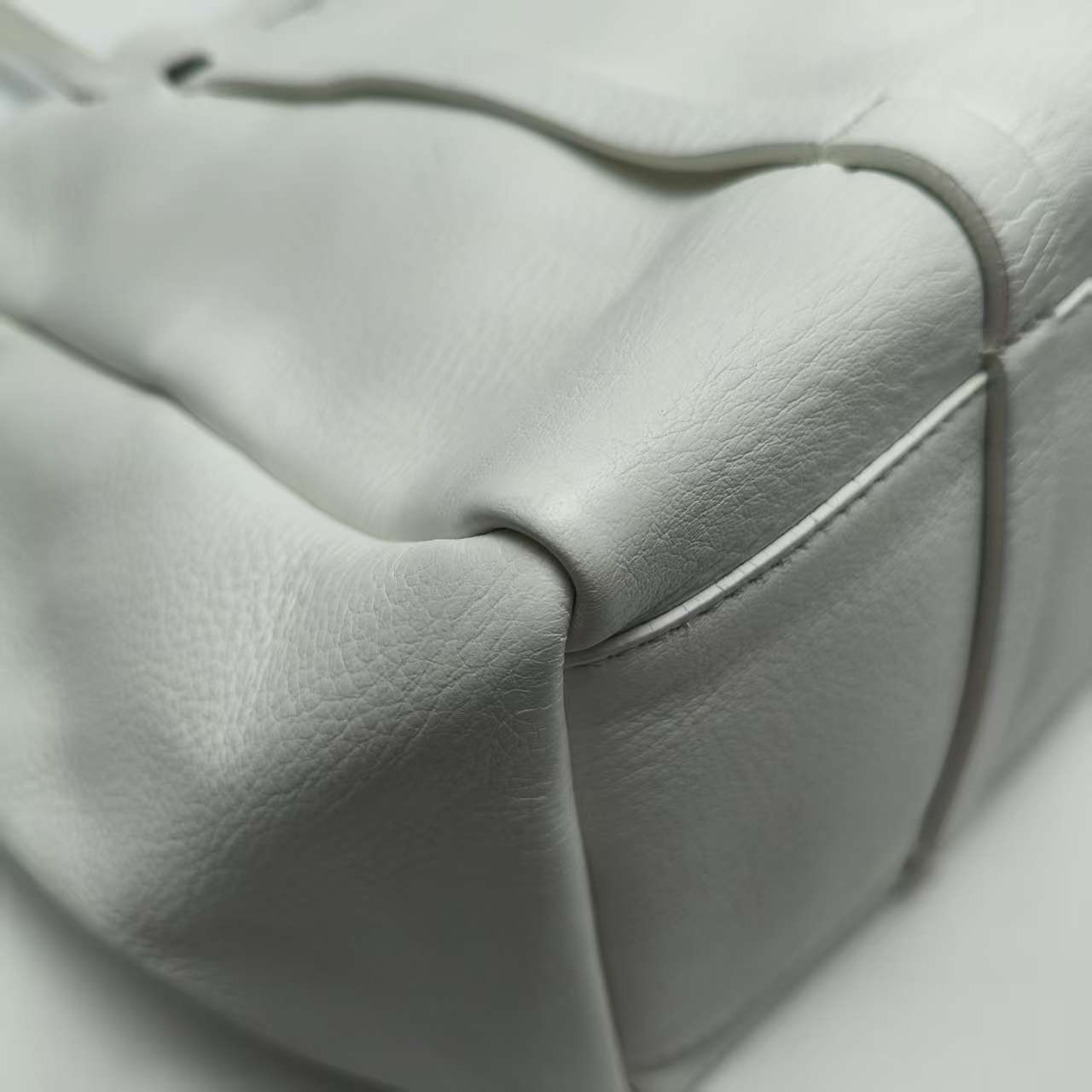 【*Shipped from: China*】BALENCIAGA Cabas Leather Handbag — view 4