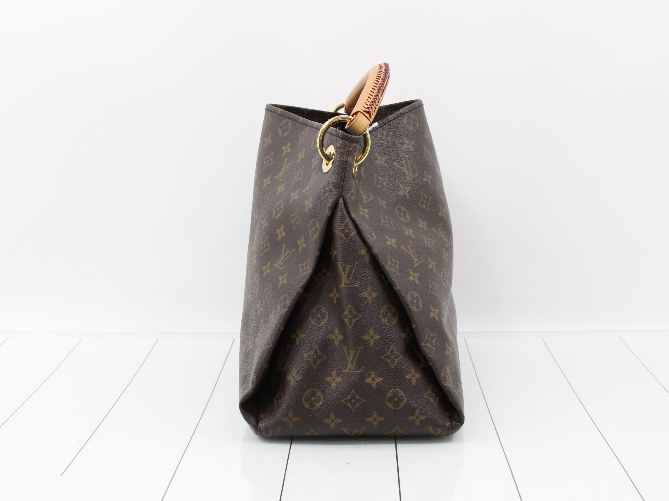 Artsy Monogram — view 3
