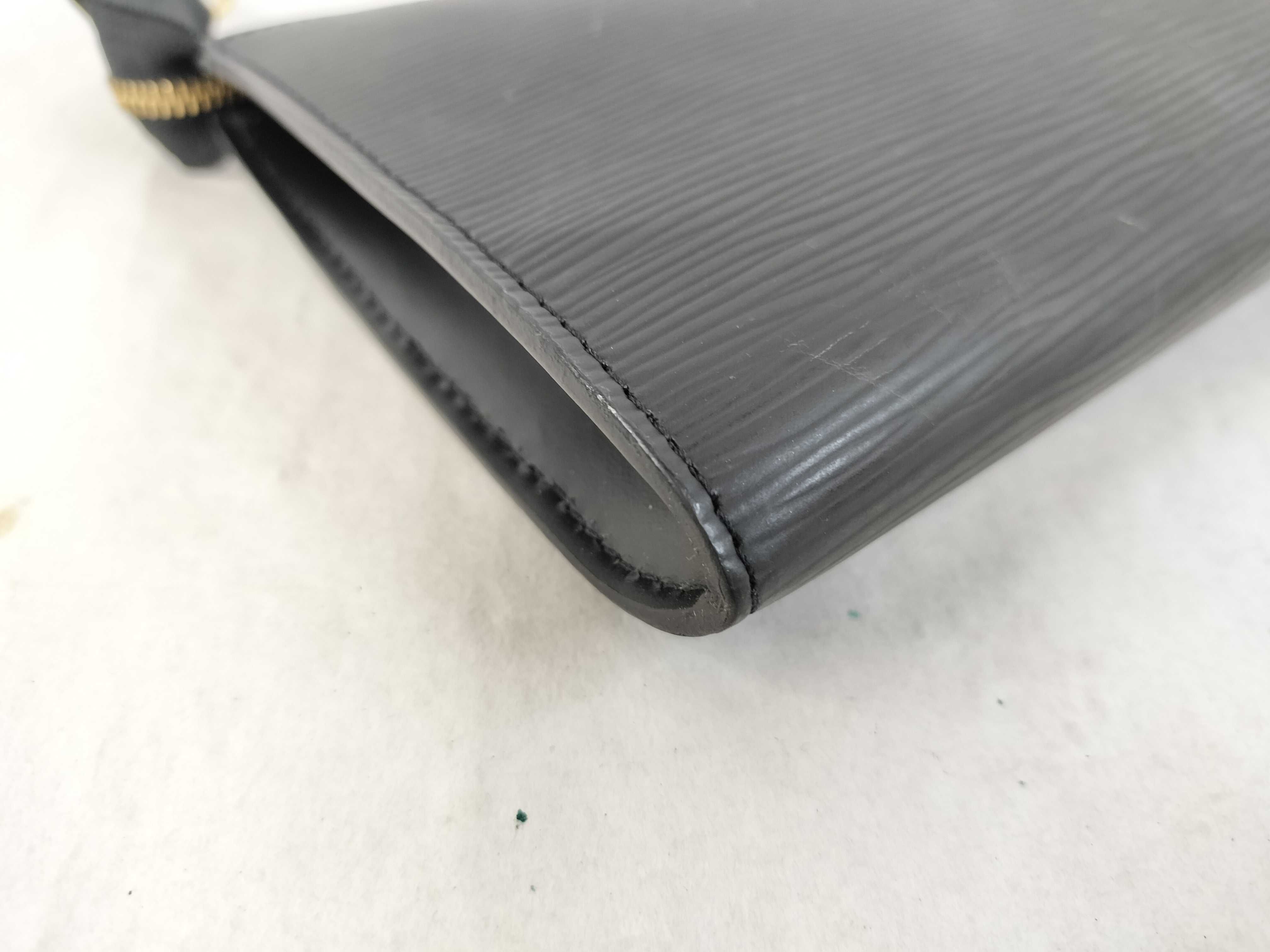 Epi LV Epi Pochette Accessoires M52942 AR1011 Handbag — view 8