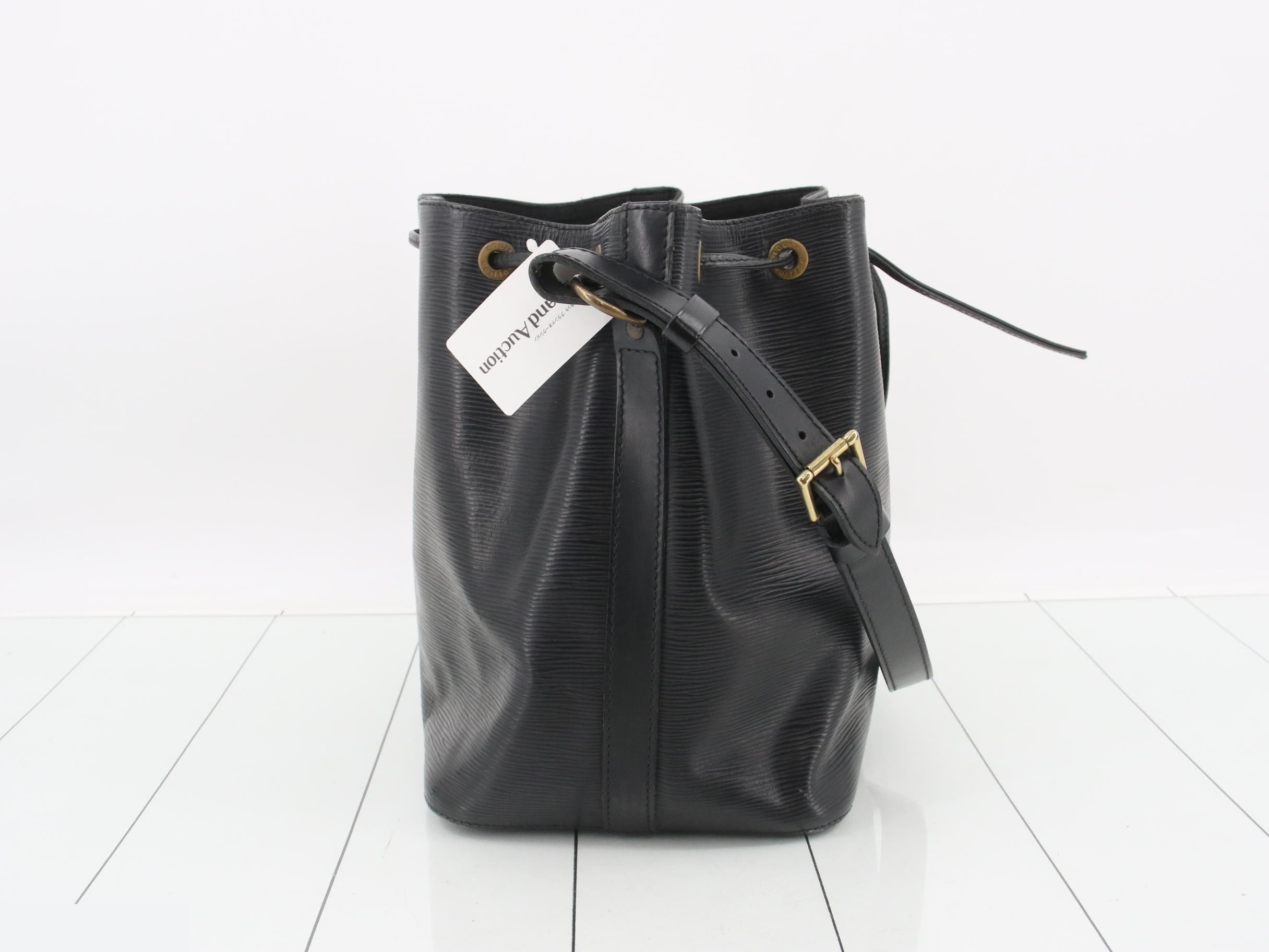 Noé Noir — view 4