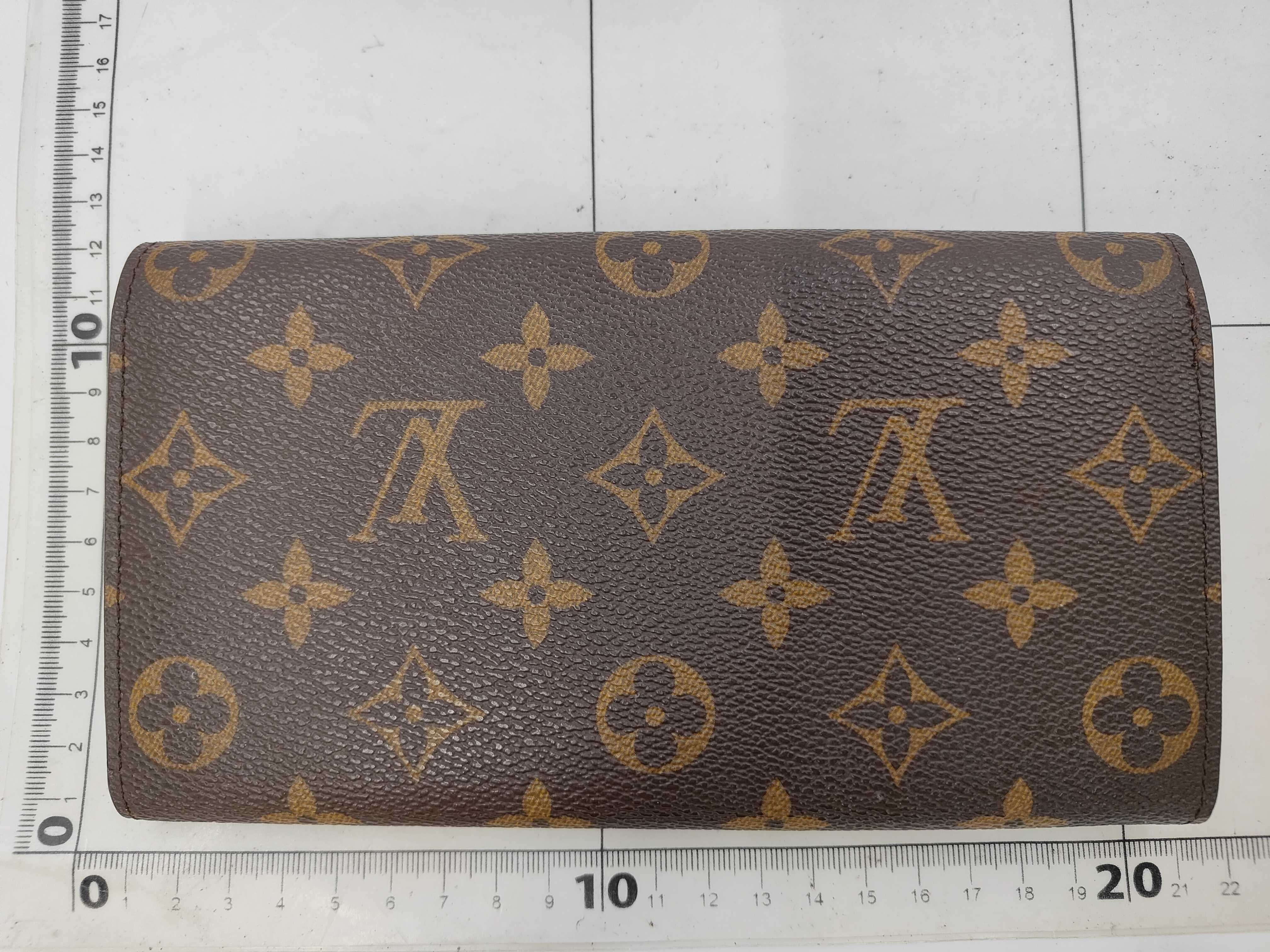 wallet — view 2