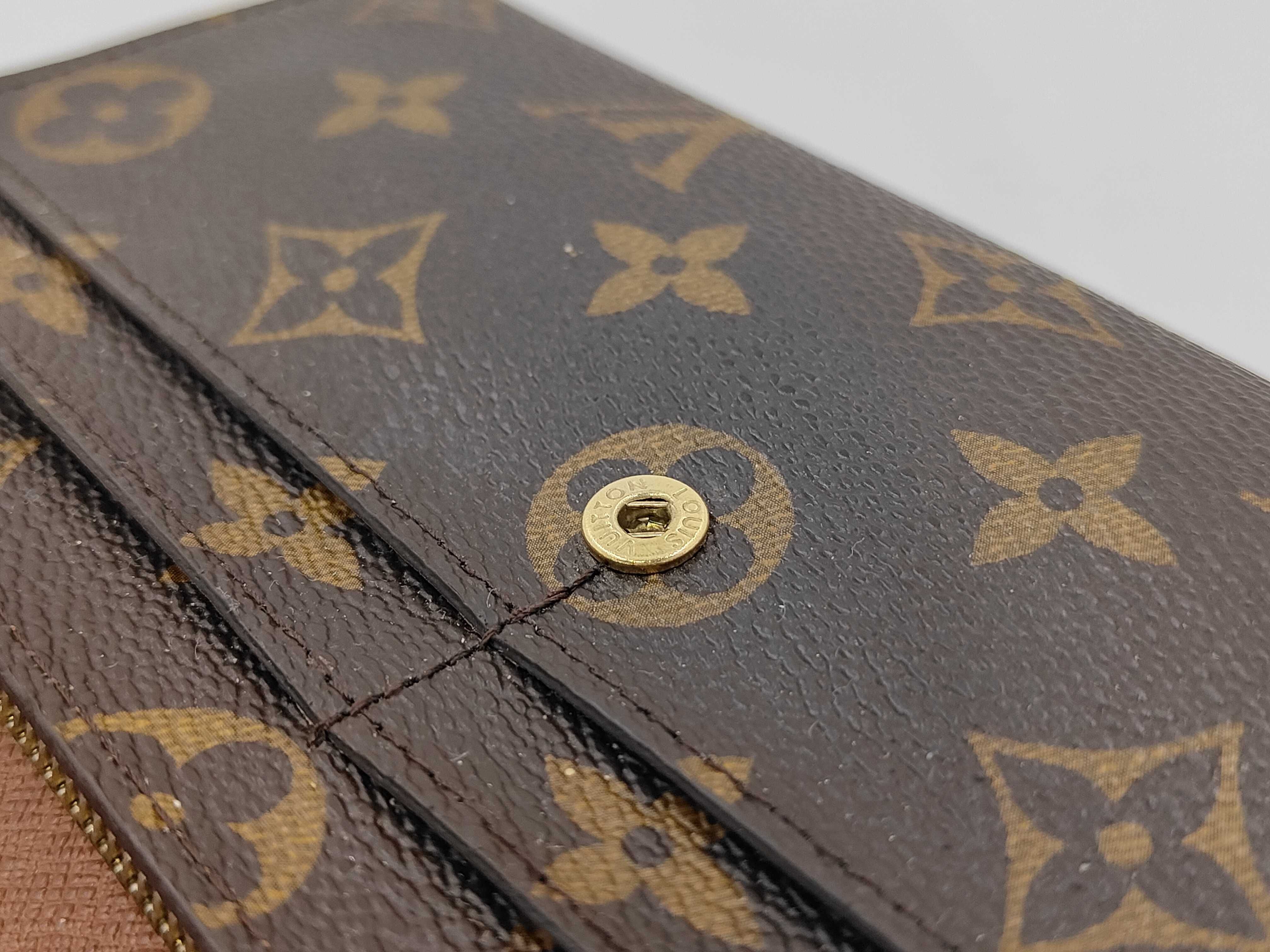wallet — view 4