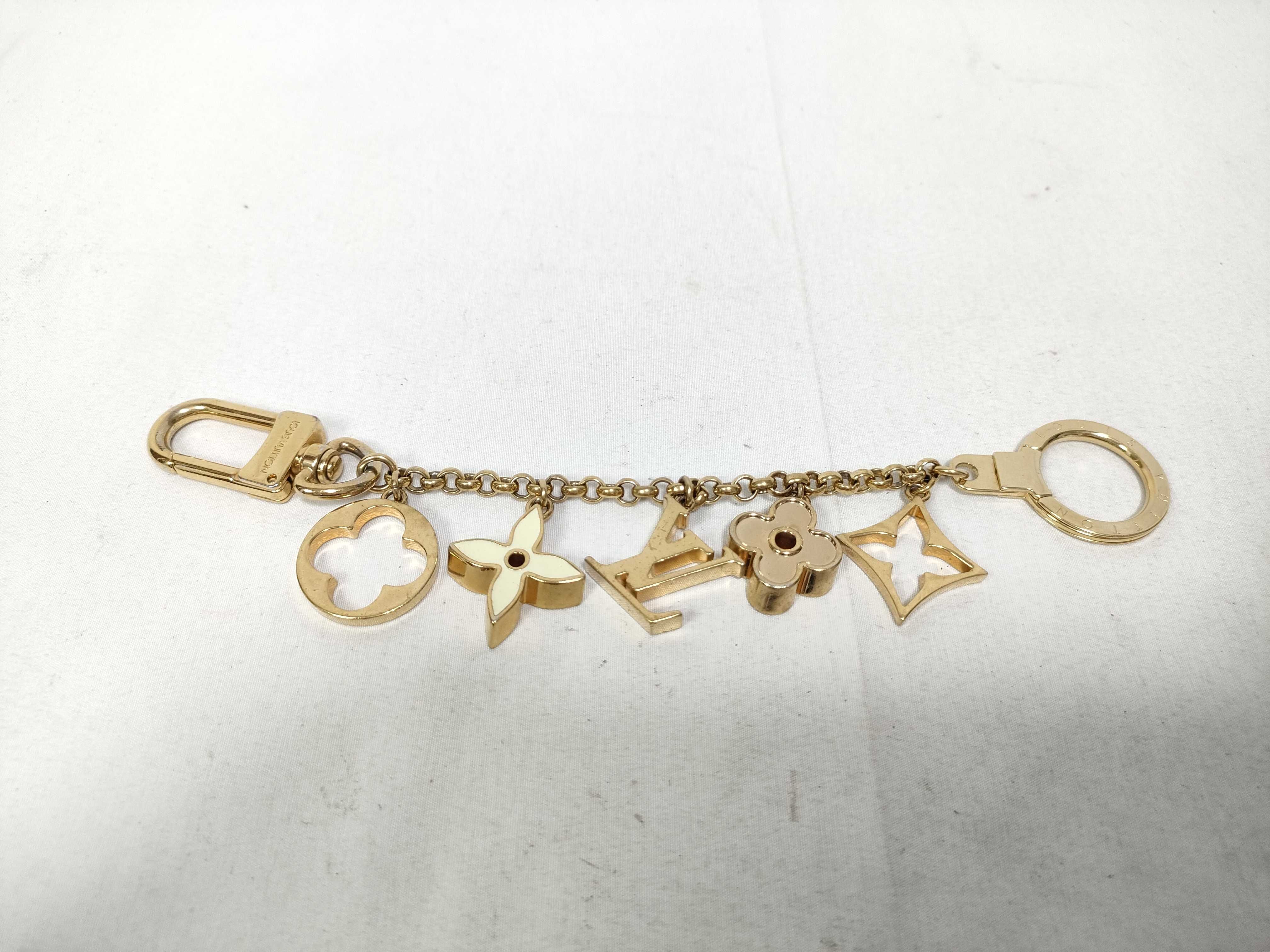 Vuitton charm key case — view 2