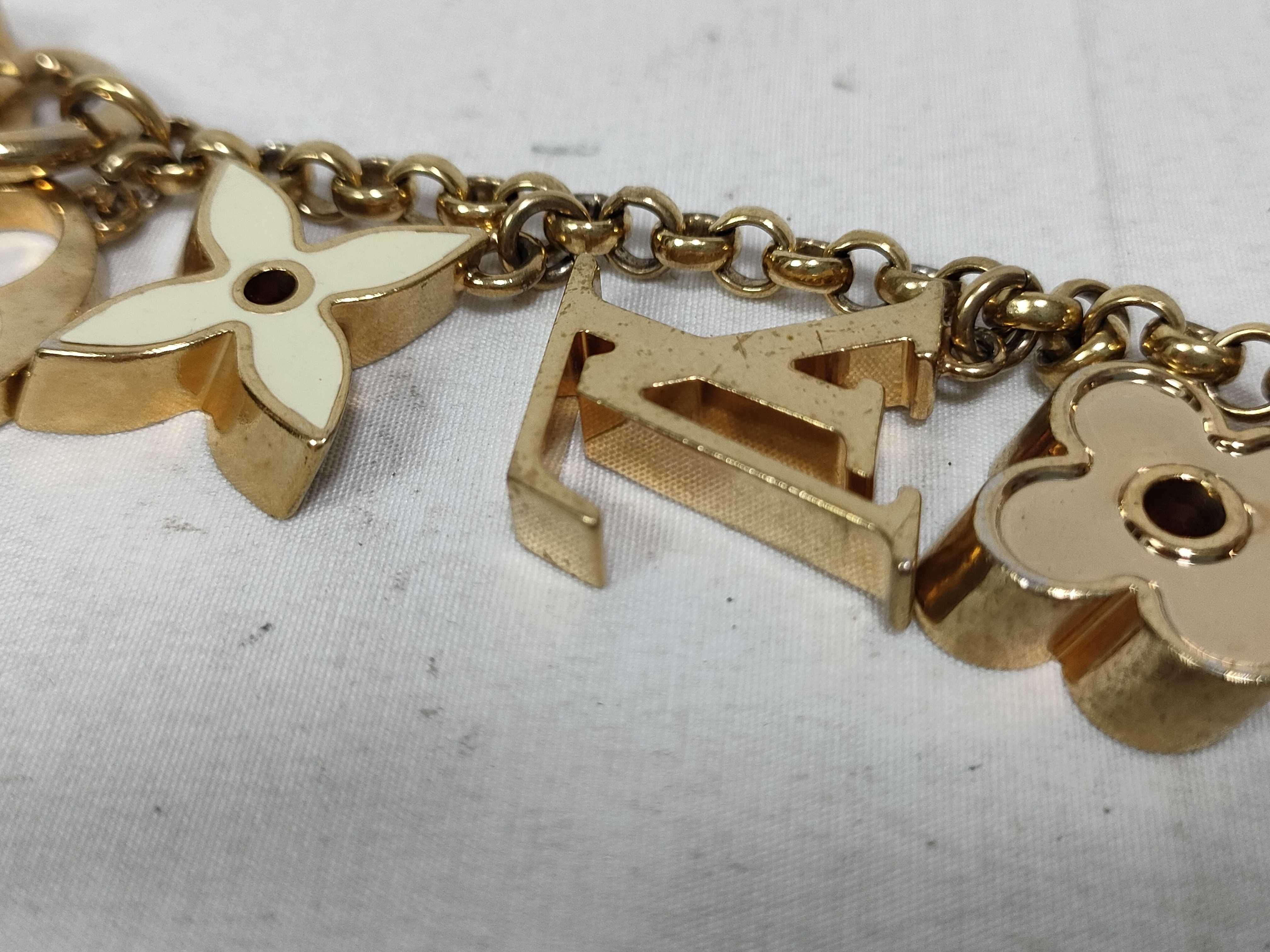 Vuitton charm key case — view 4